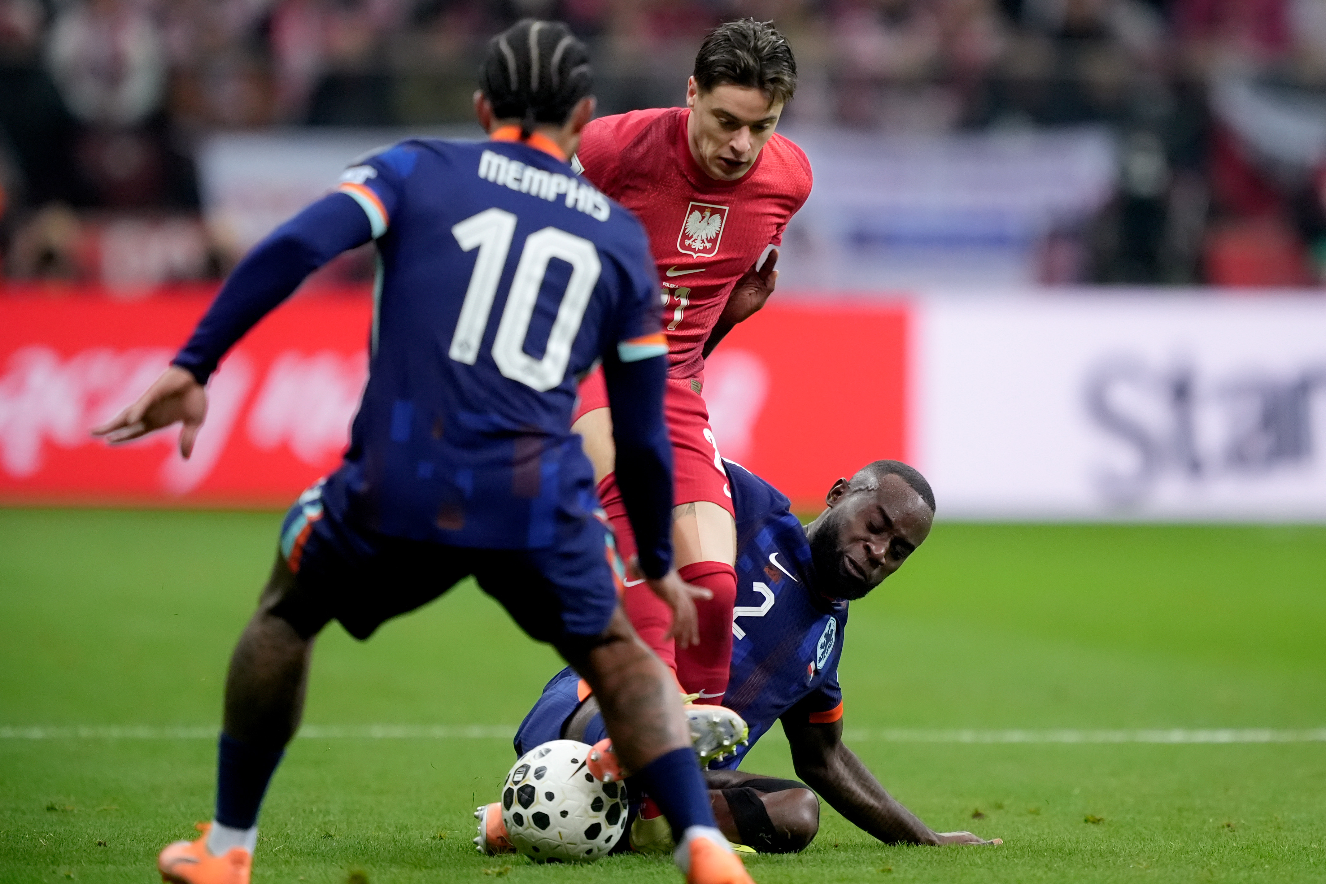 Matig Oranje speelt opnieuw gelijk tegen Polen