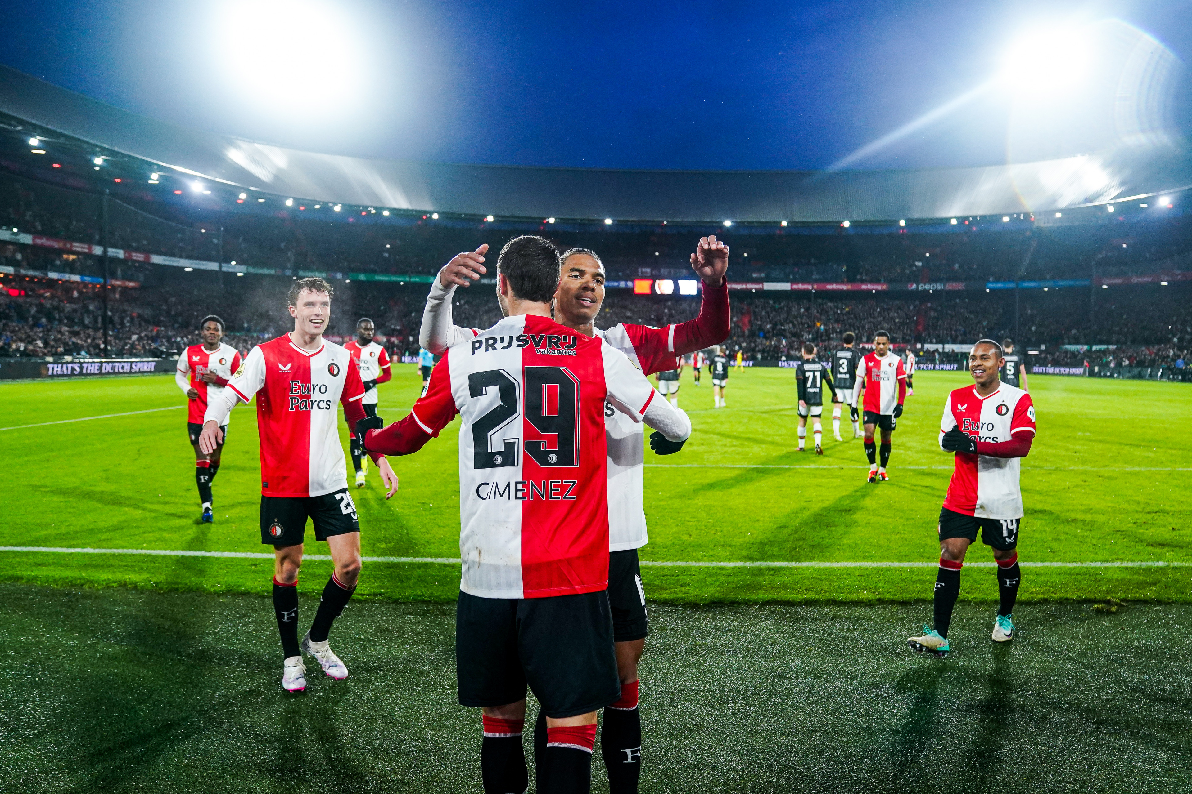 Van Hanegem: "Dat het niet lekker loopt, heeft een voordeel"