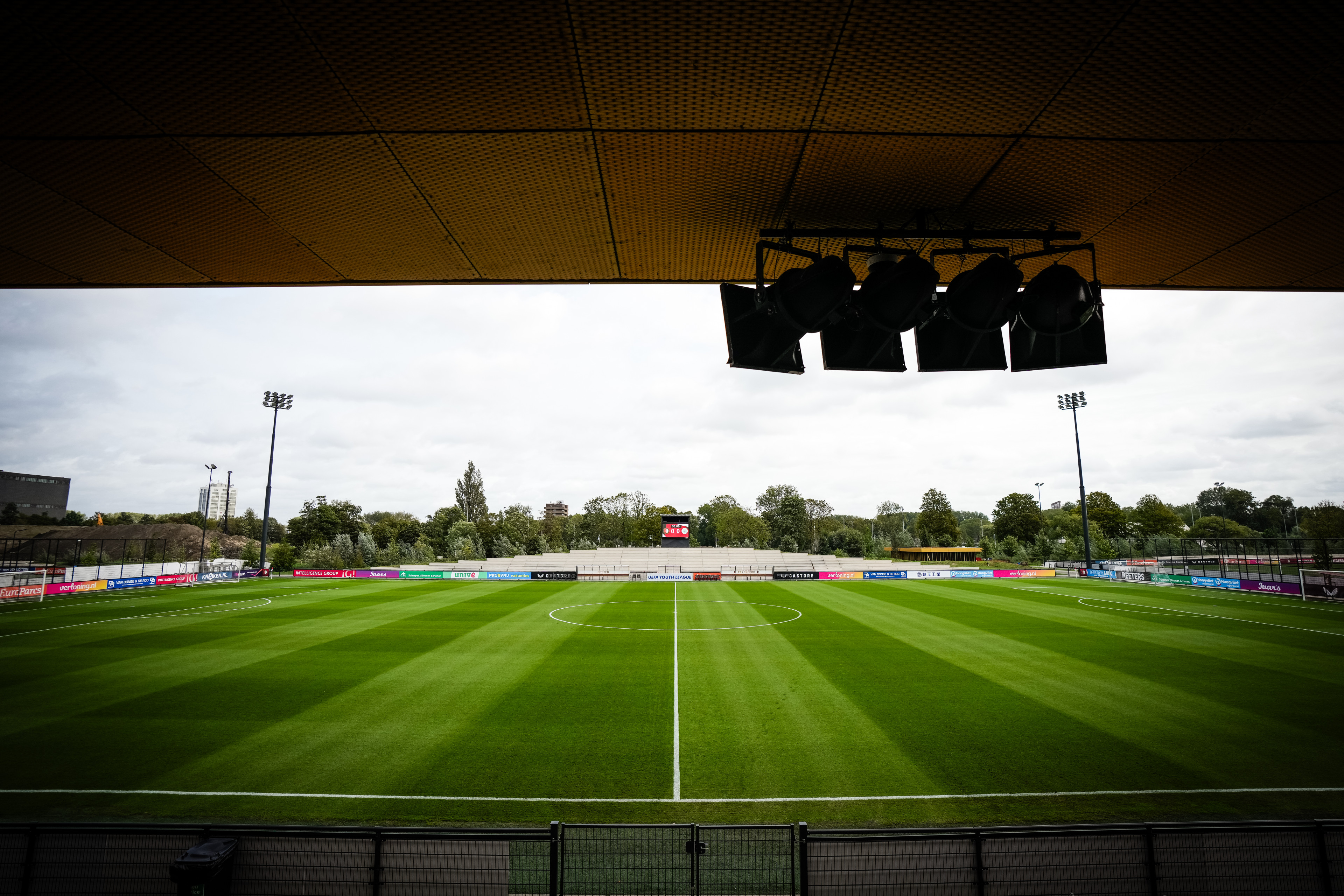 Overzicht Academy • Feyenoord O15 overtuigend langs AZ