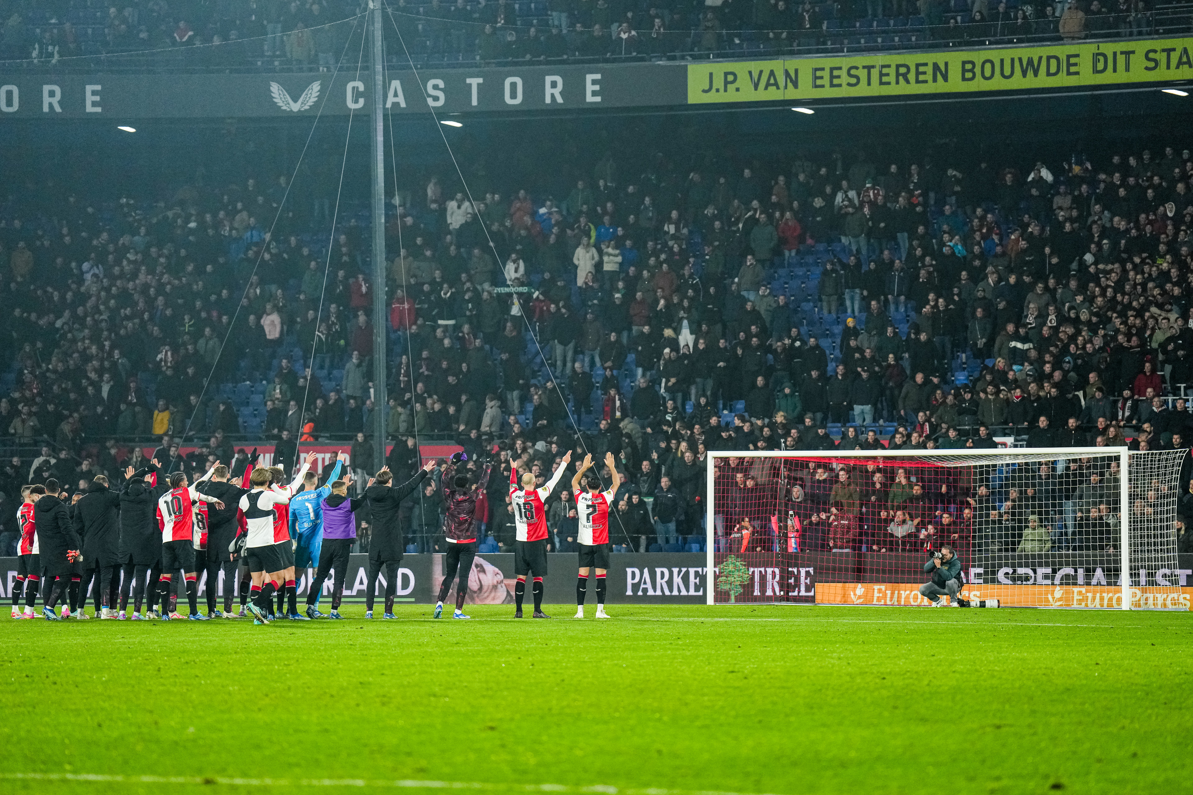 Eredivisie • Feyenoord klimt naar de tweede plaats