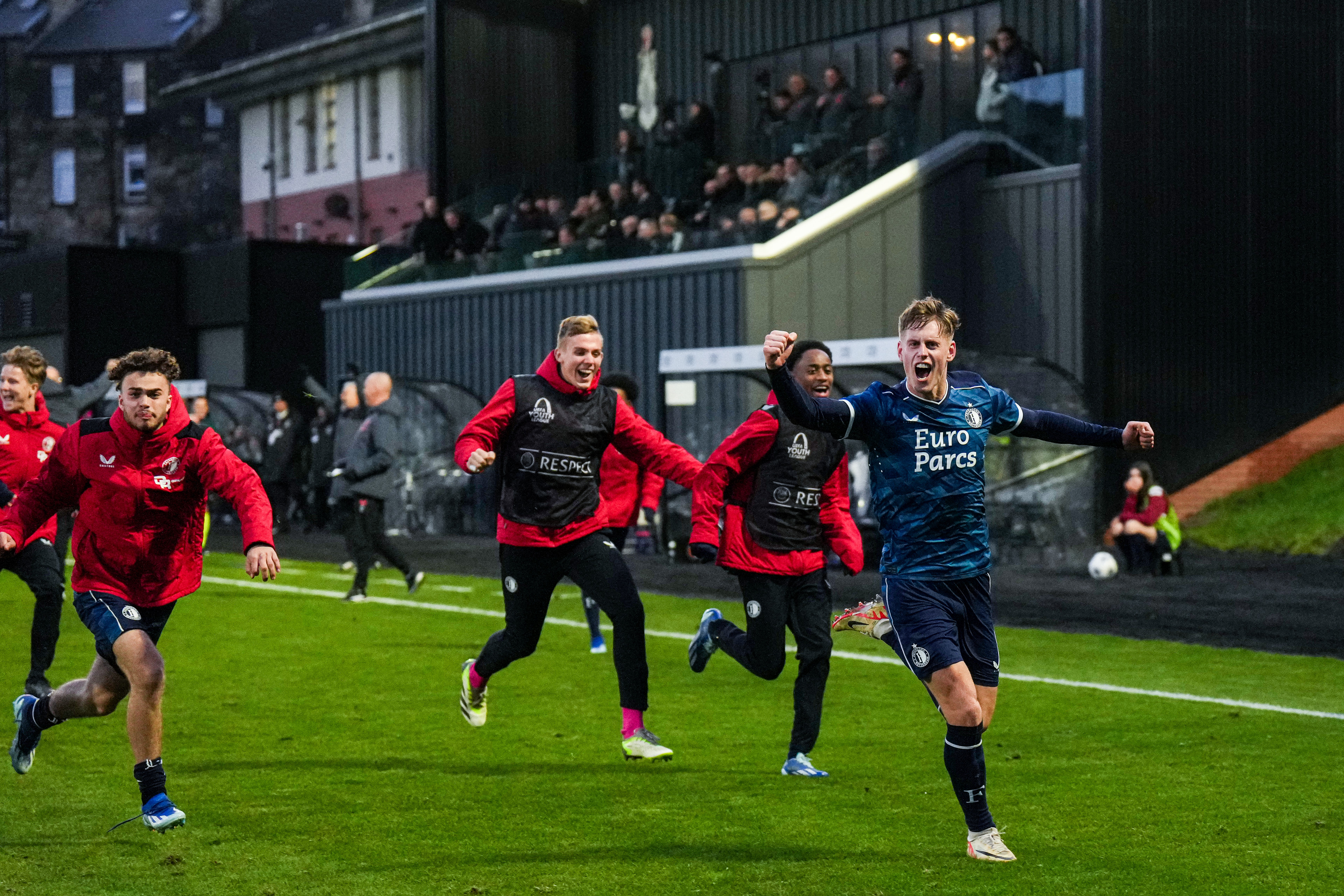 Feyenoord U19 wint diep in blessuretijd van Celtic