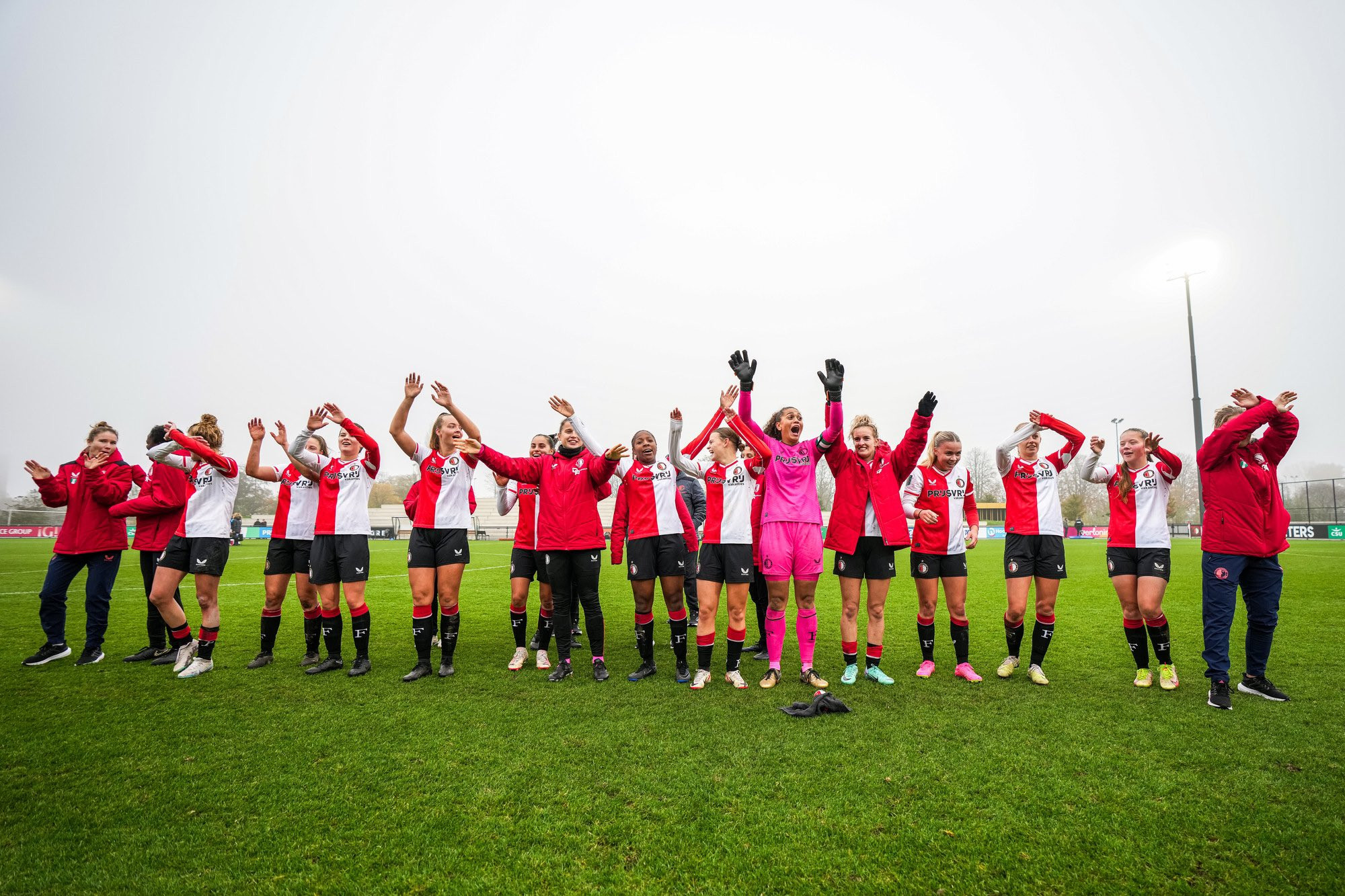 Feyenoord Vrouwen winnen op Varkenoord van AZ