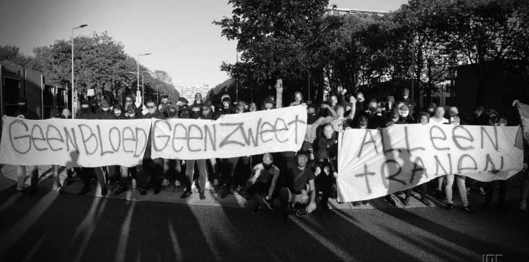 Feyenoord-supporters komen met gevatte reactie op sfeeractie Ajax