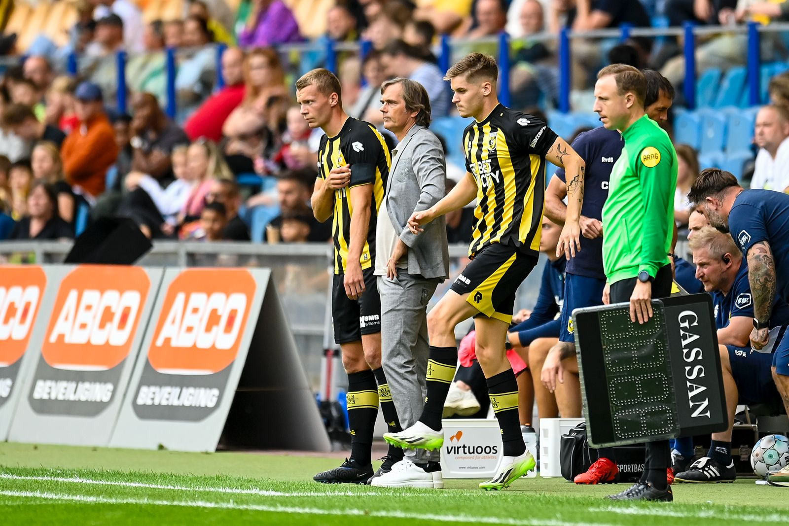 Verhuurde Feyenoorders: Hendriks & Bullaude debuteren