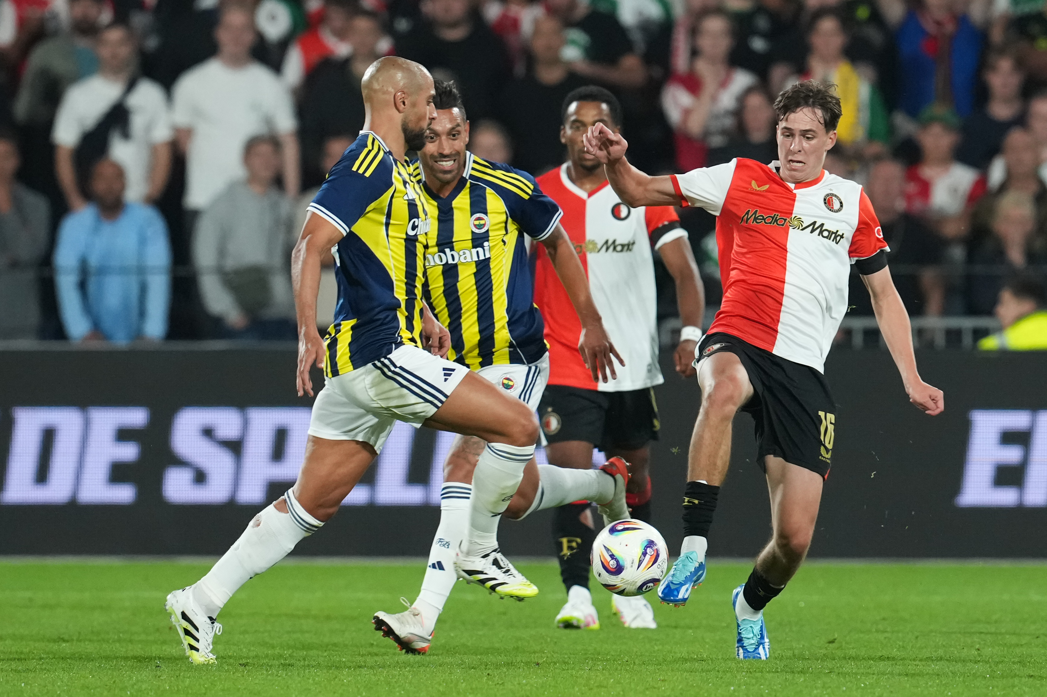 Busreis naar 'Hel van Kadiköy' zorgt voor heerlijke Sauer-hit