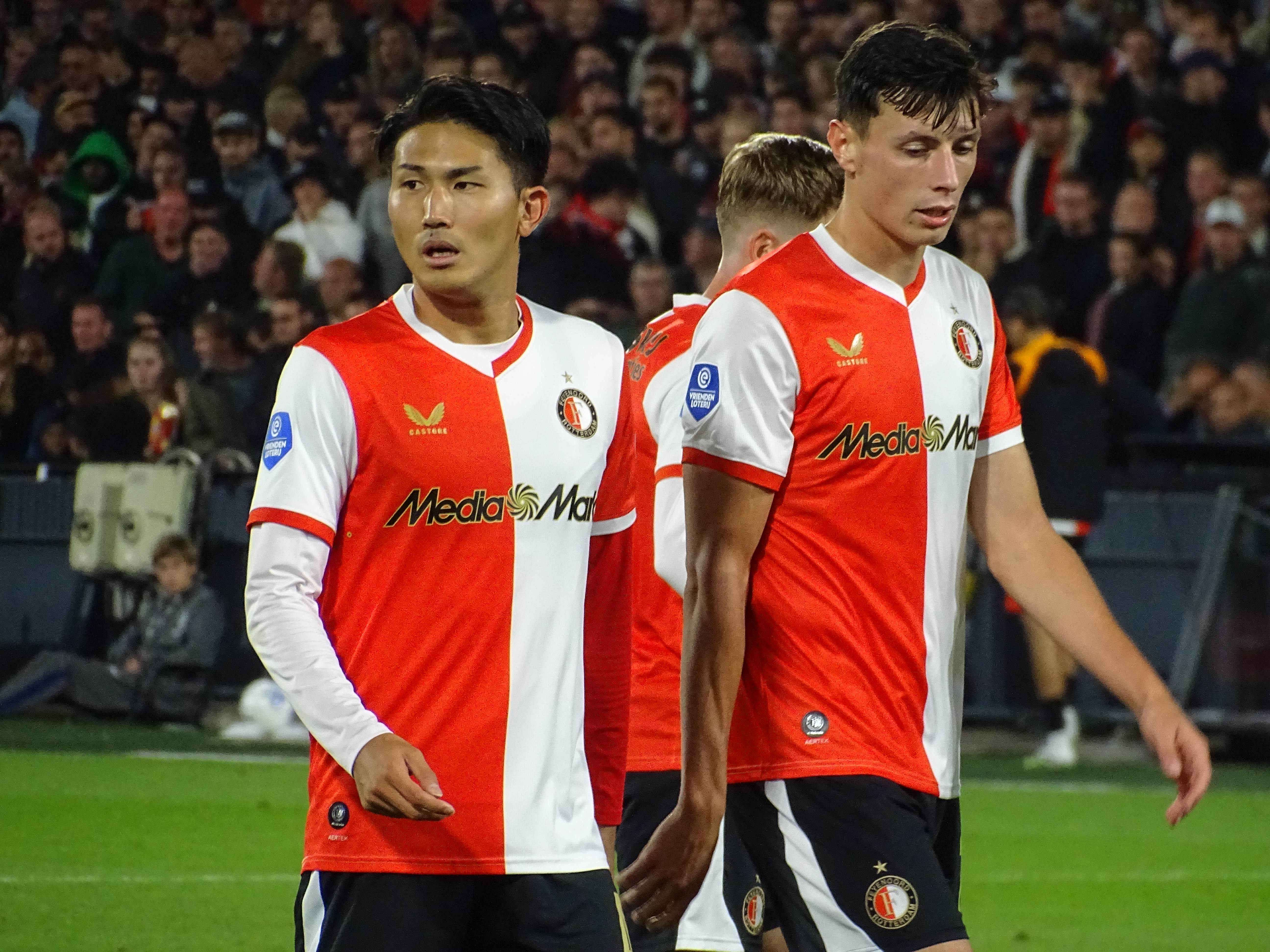 Van Persie looft centraal duo: “het is echt alsof ze al twintig jaar samenspelen”