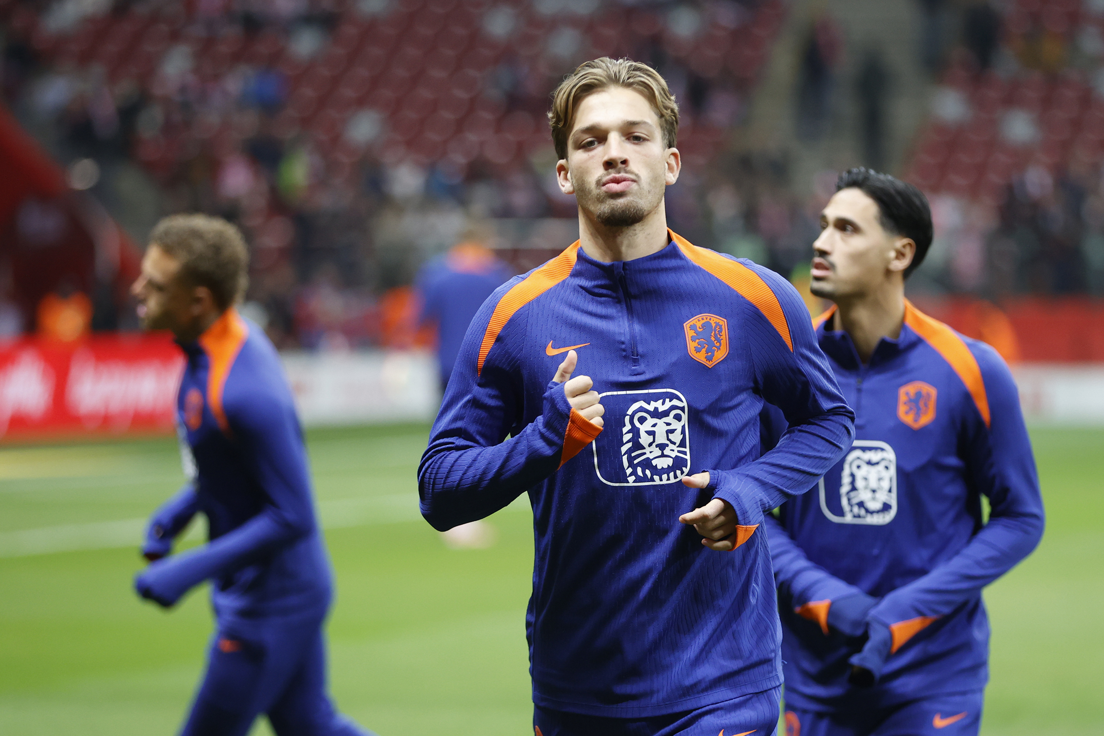 Koeman lijkt met glimlach Oranje-debuut Valente te verklappen