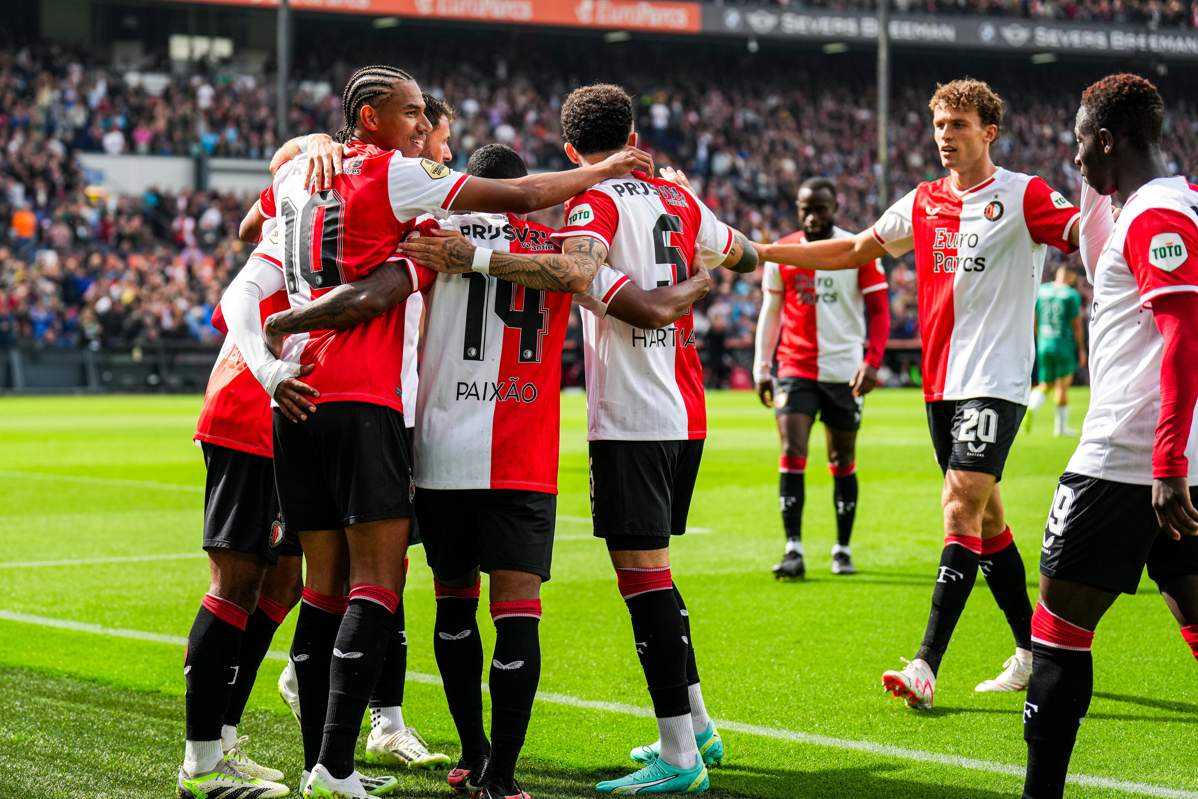 Feyenoord boekt ruime overwinning op Almere City (6-1)