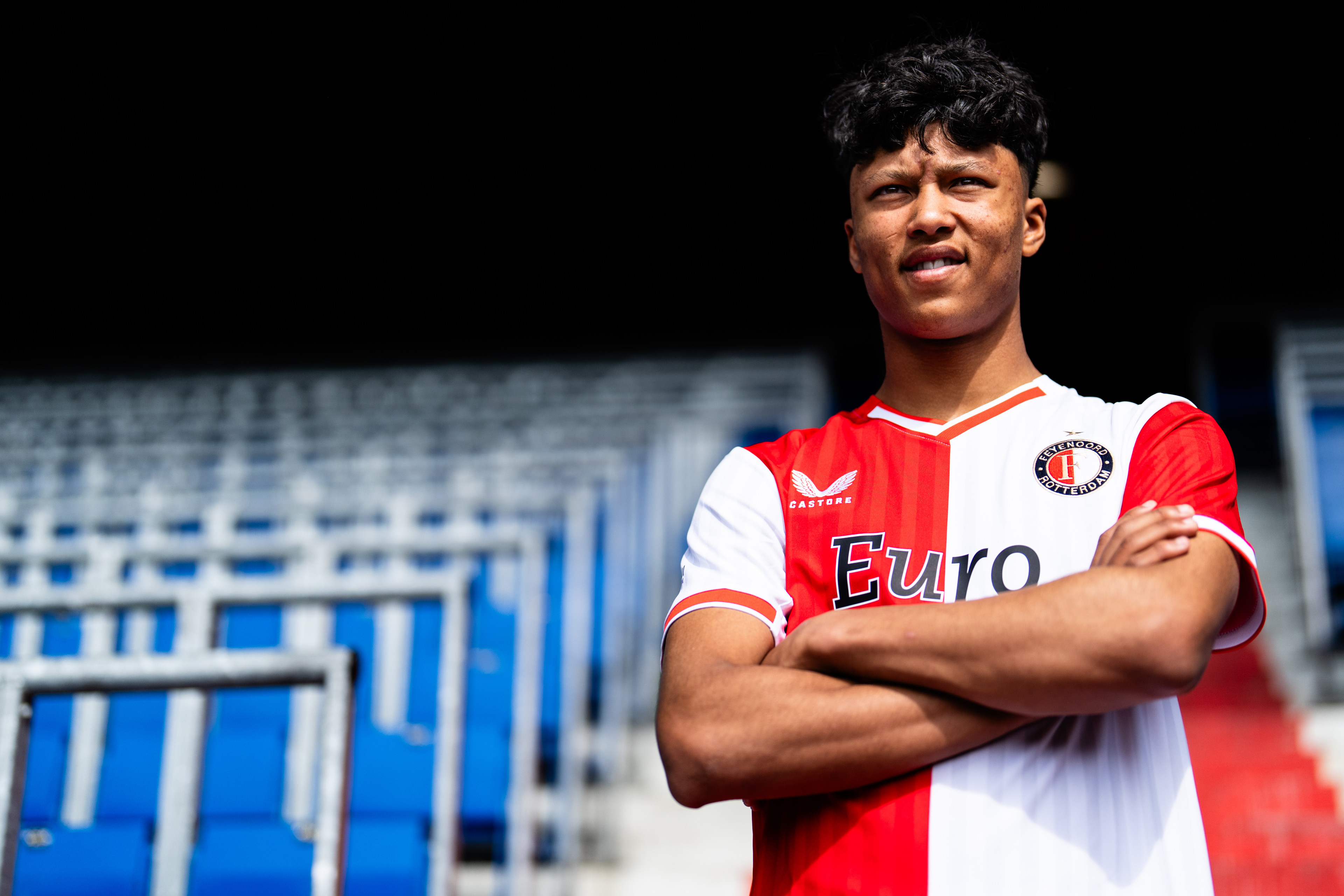 Feyenoord bevestigt contractueel vastleggen Dani Slory