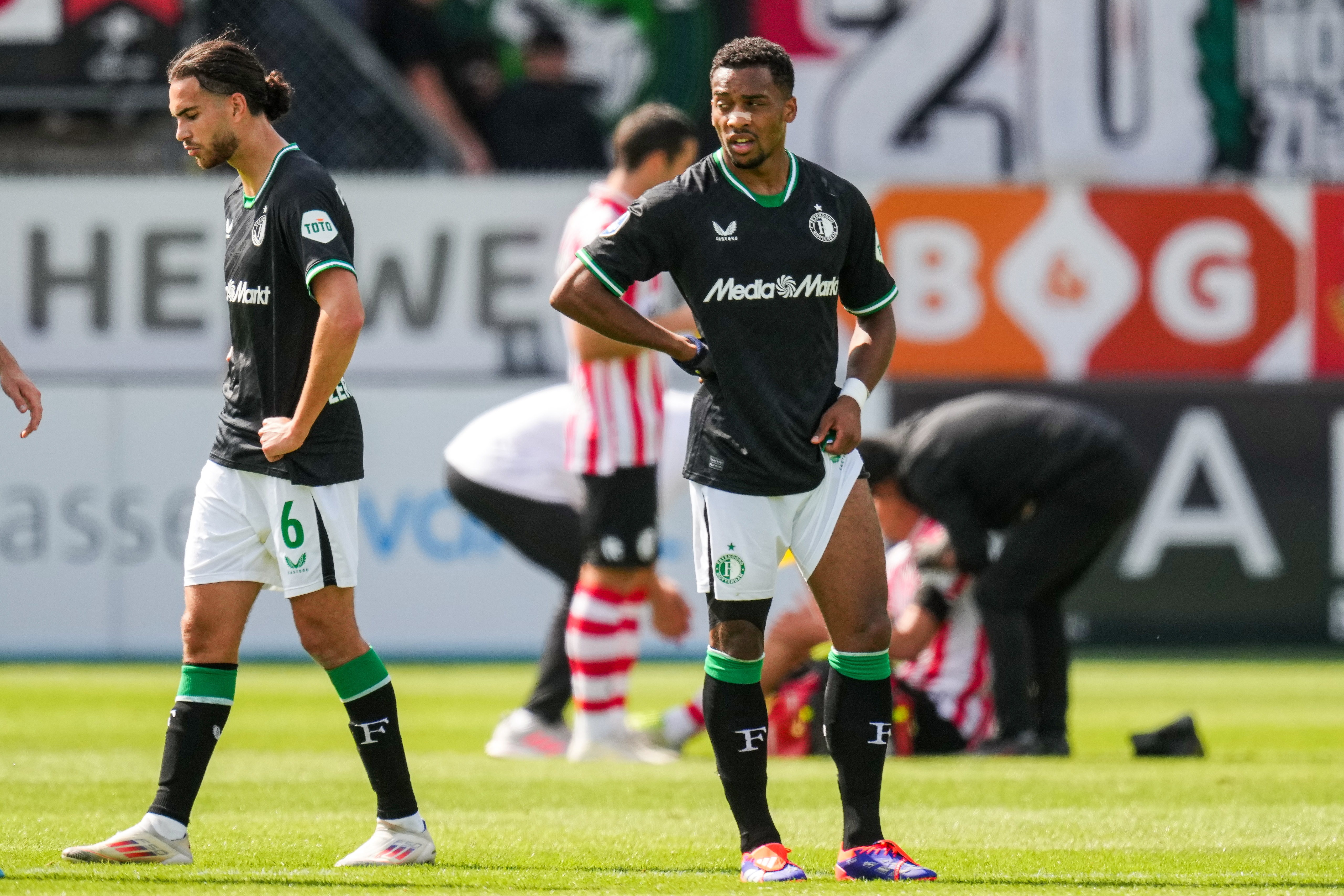 Cijfers • Timber klein lichtpuntje, twee Feyenoorders zakken door het ijs