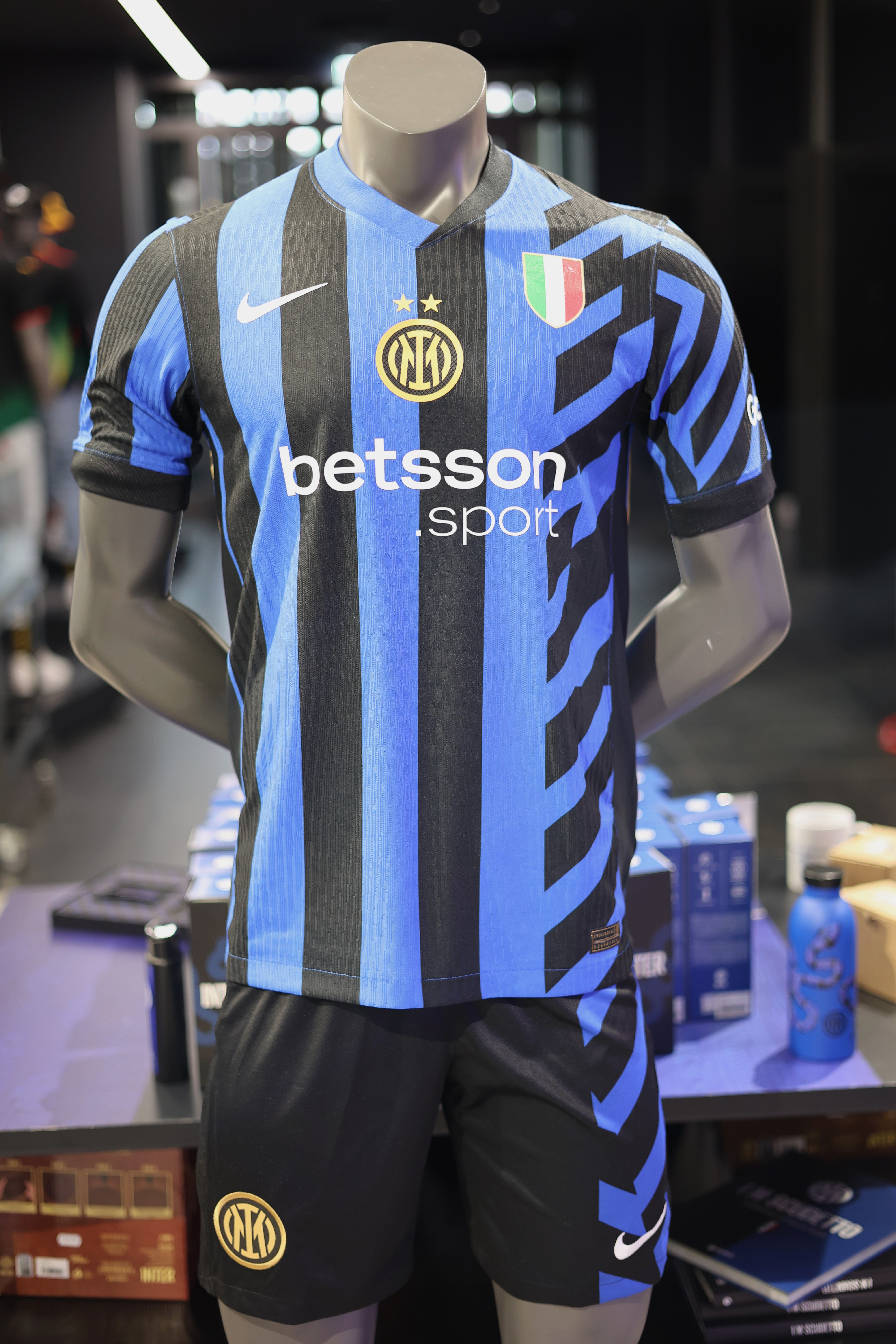 Inter Milan homeshirt 2024-2025 - Jim Breeman Sports Photography