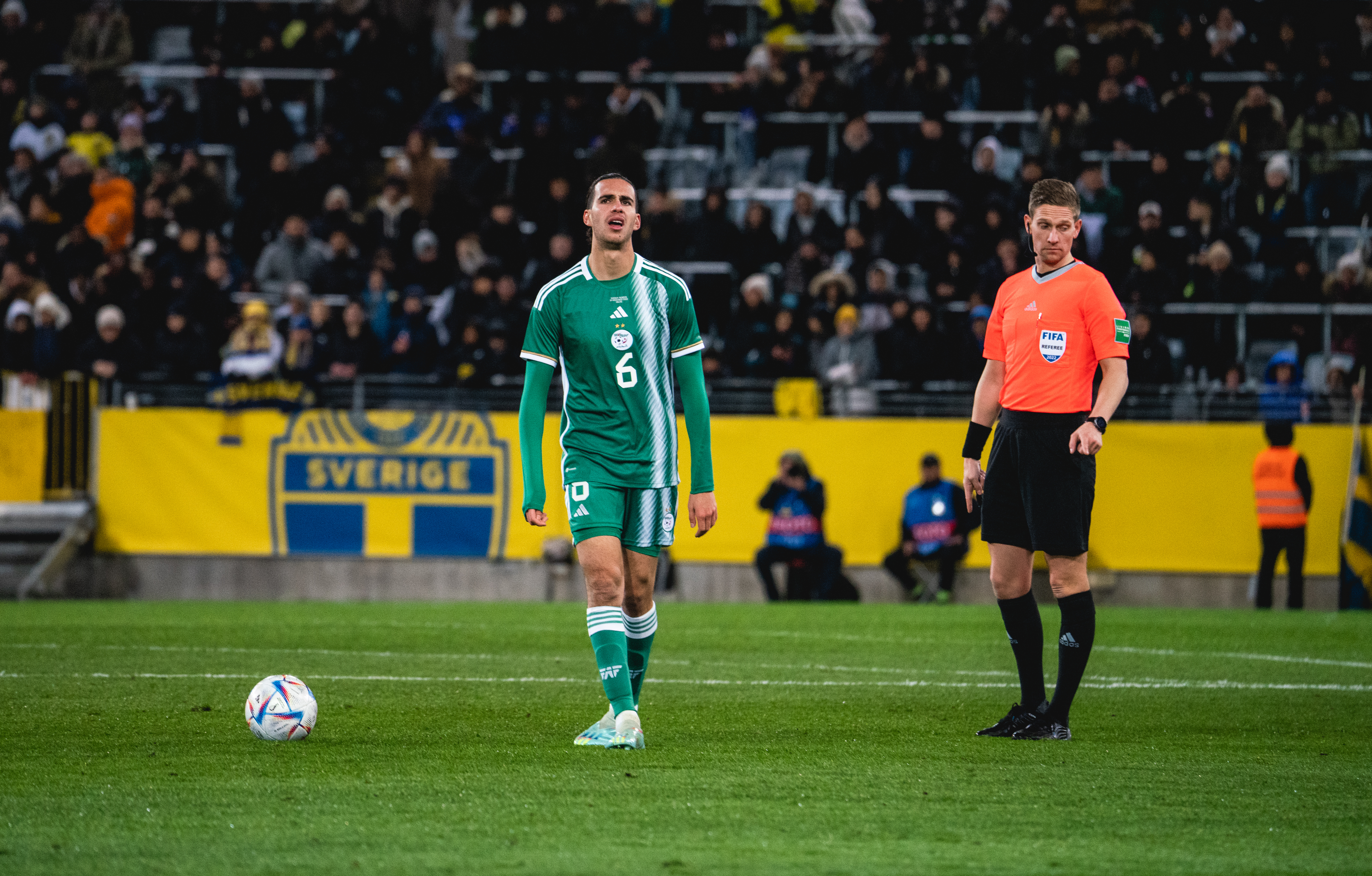 Zerrouki keert vervroegd terug van Algerijns elftal