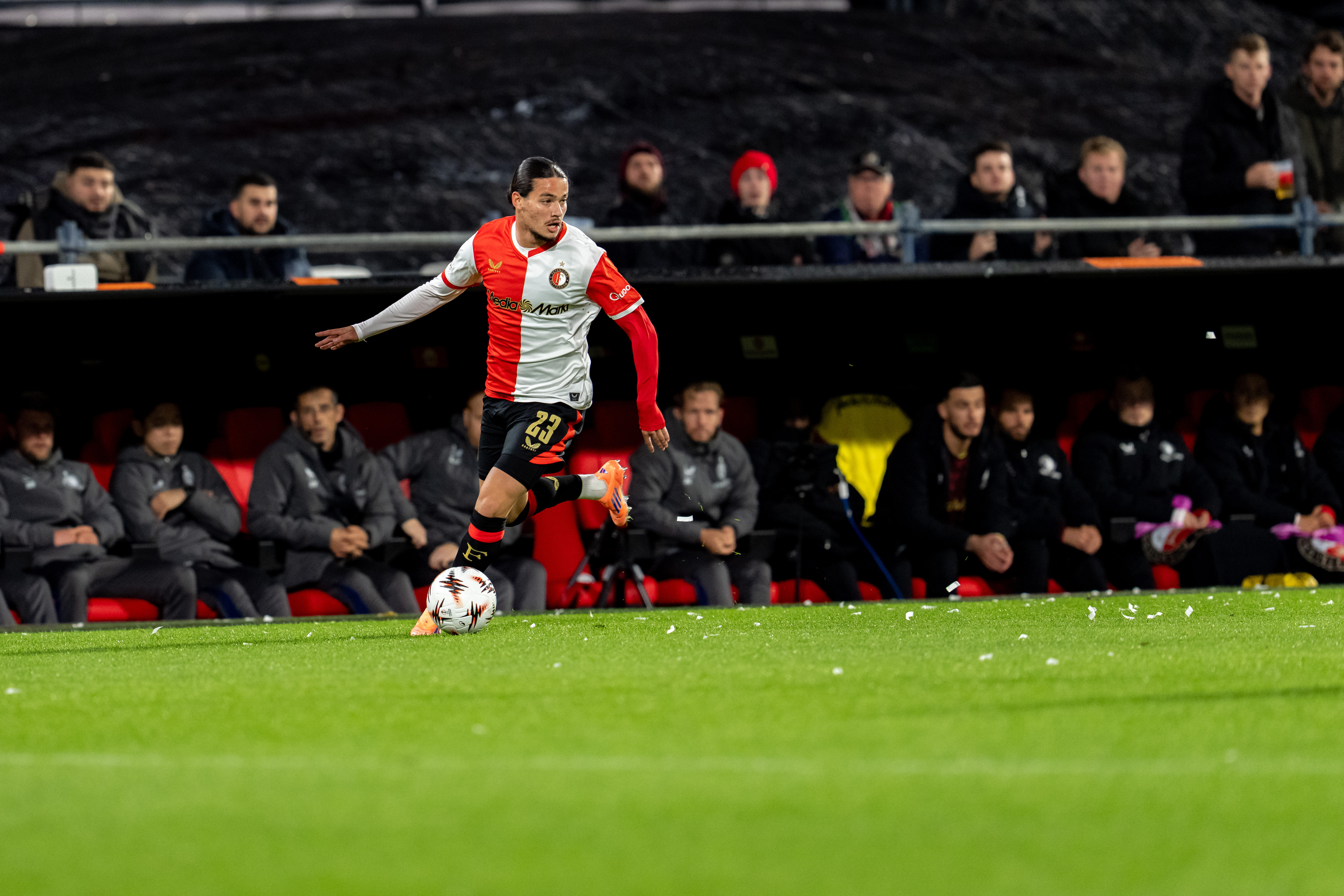 Van Persie eerlijk over Hadj Moussa: "Ik vond hem echt heel slordig spelen"