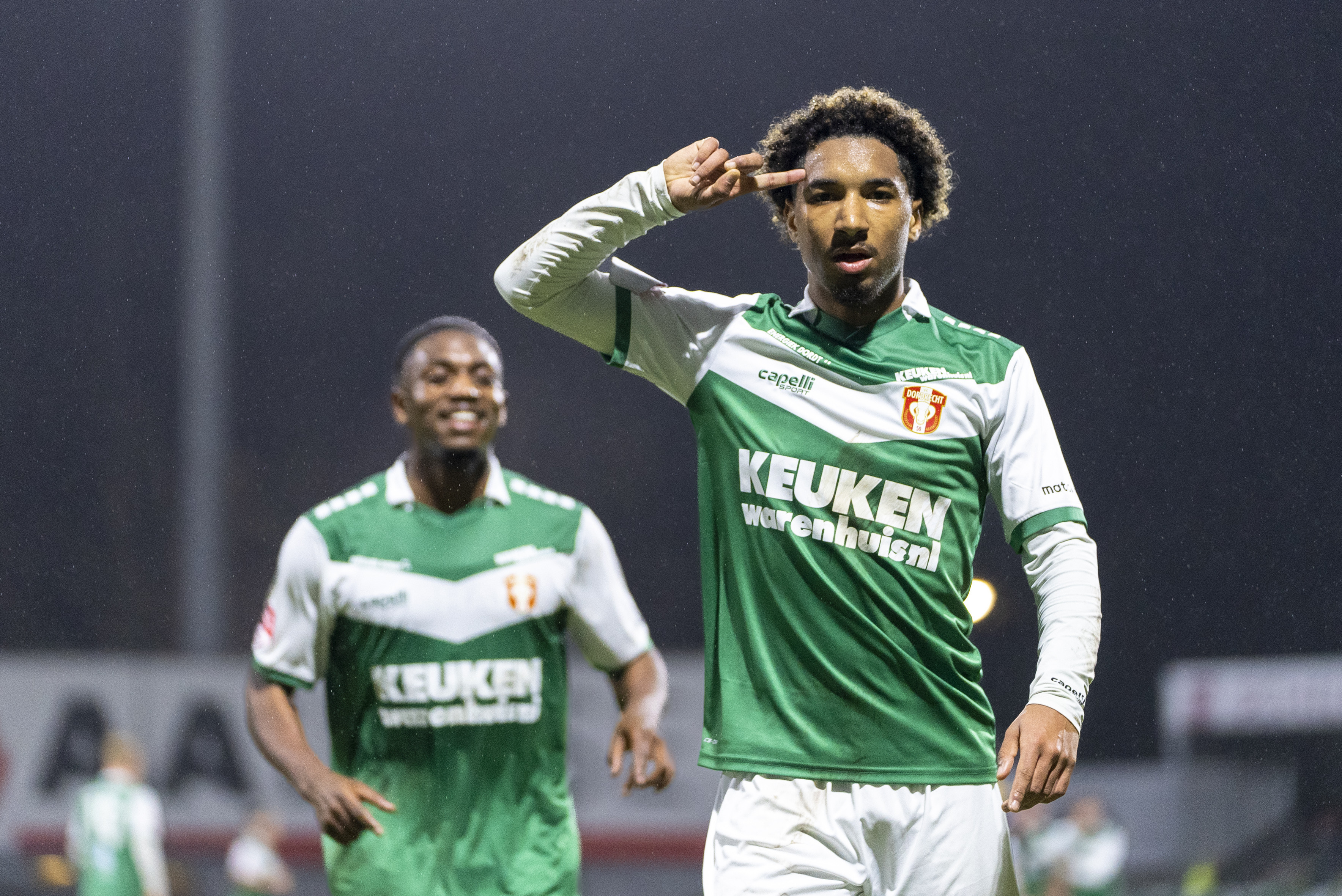 Tidjany Touré tweemaal trefzeker bij debuut FC Dordrecht