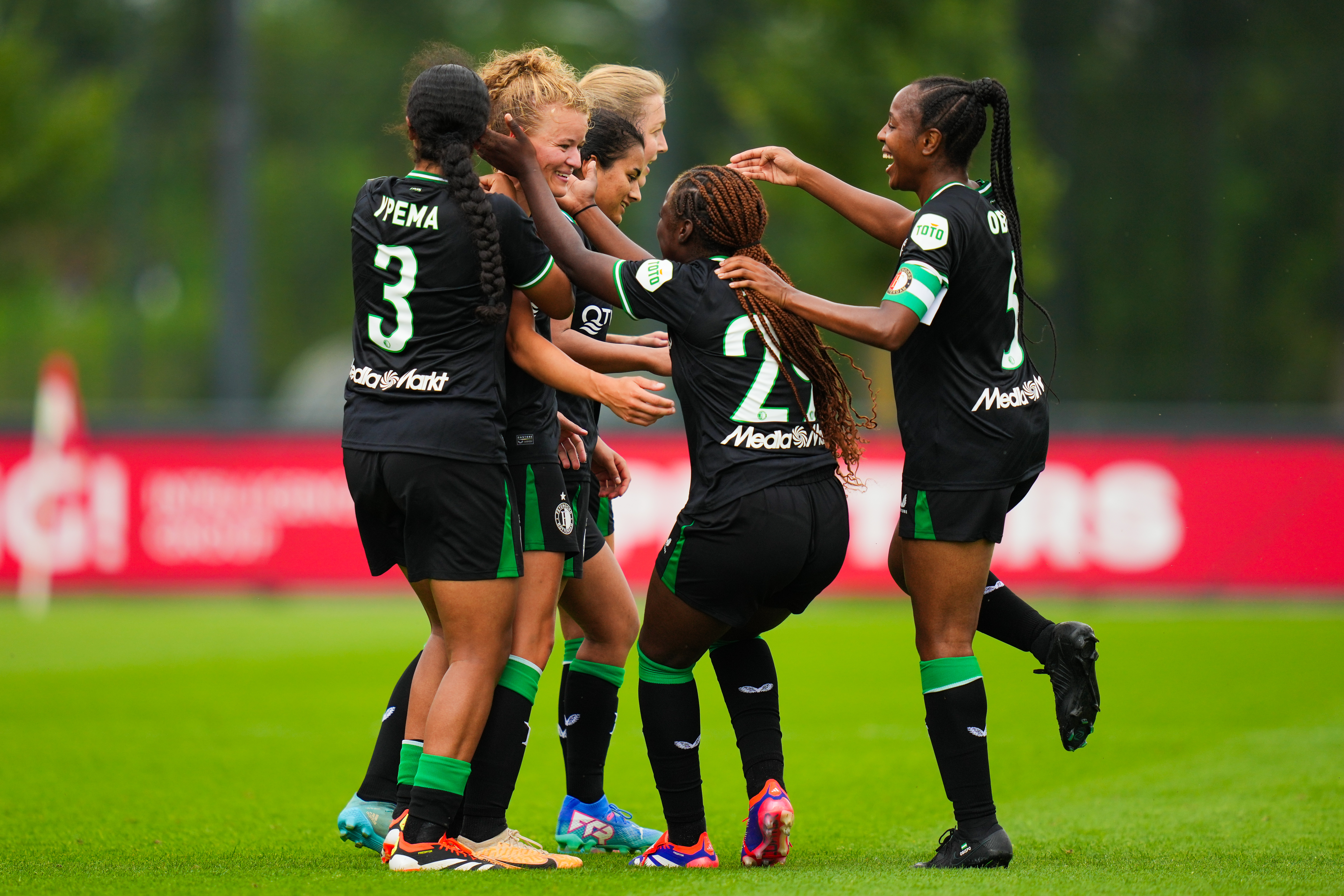 Feyenoord V1 wint op bezoek bij ADO Den Haag