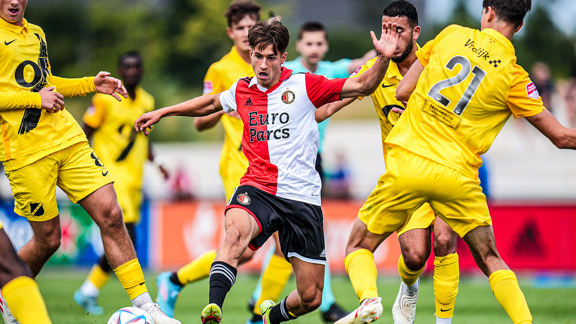 PEC Zwolle bezig met komst Lennard Hartjes