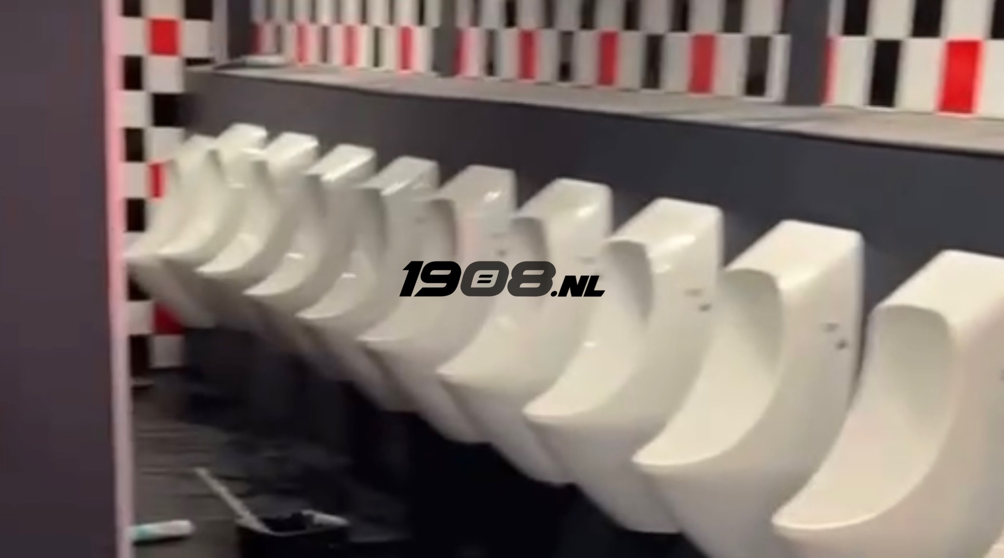 WC's toilet toiletten De Kuip Stadion Feyenoord | eigen foto