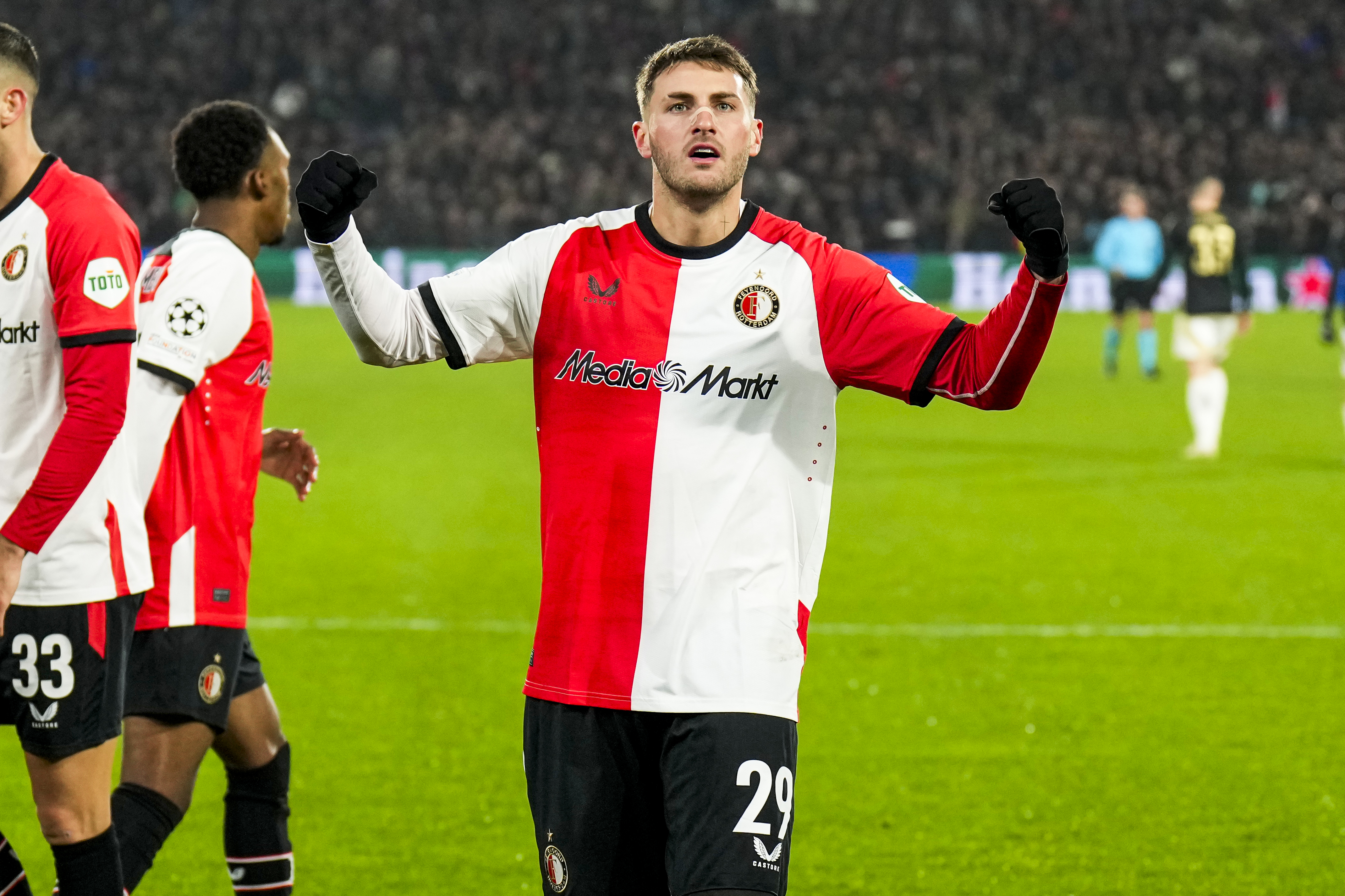 'AC Milan opent jacht op Gimenez, Feyenoord verlangt tientallen miljoenen'