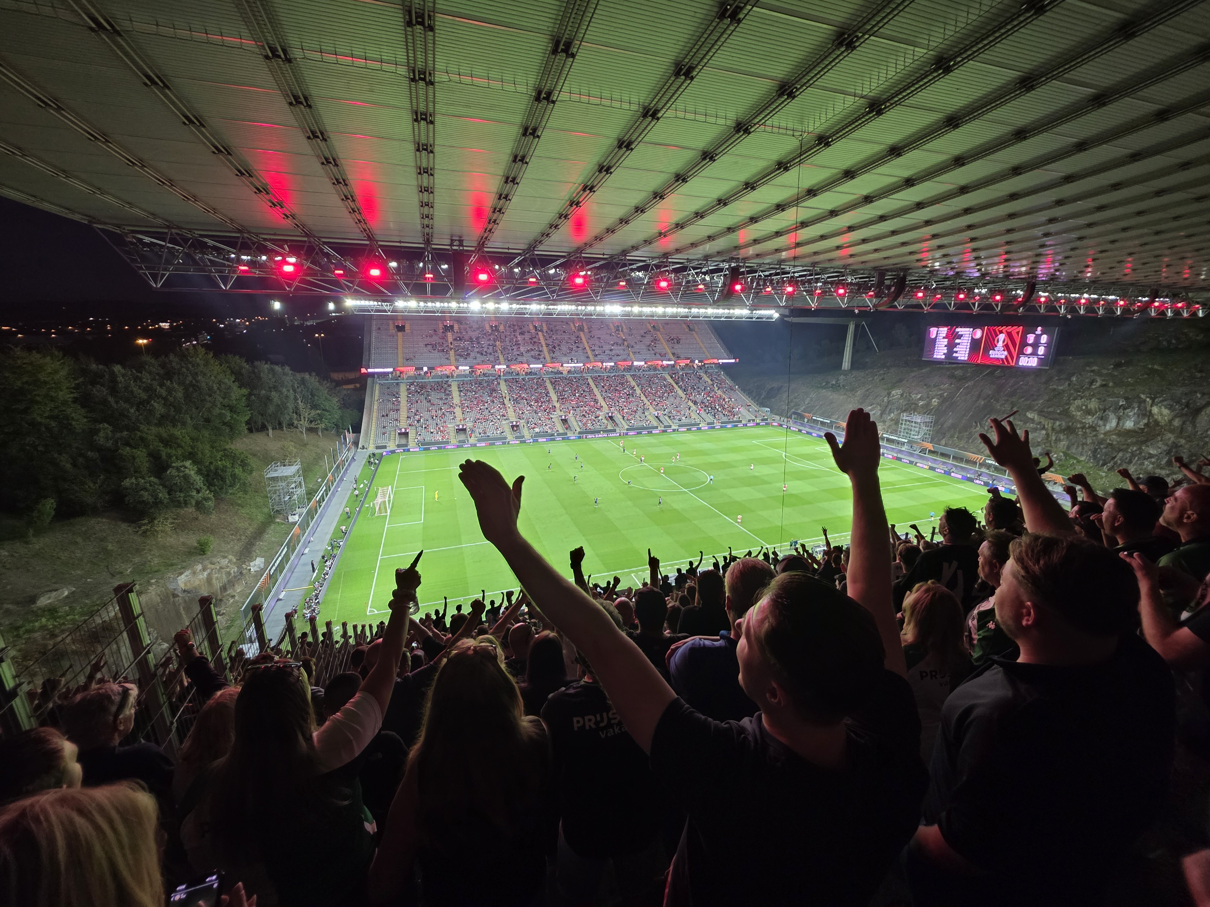 Feyenoord toont klasse tegen Aston Villa, maar Braga blijft pijn doen