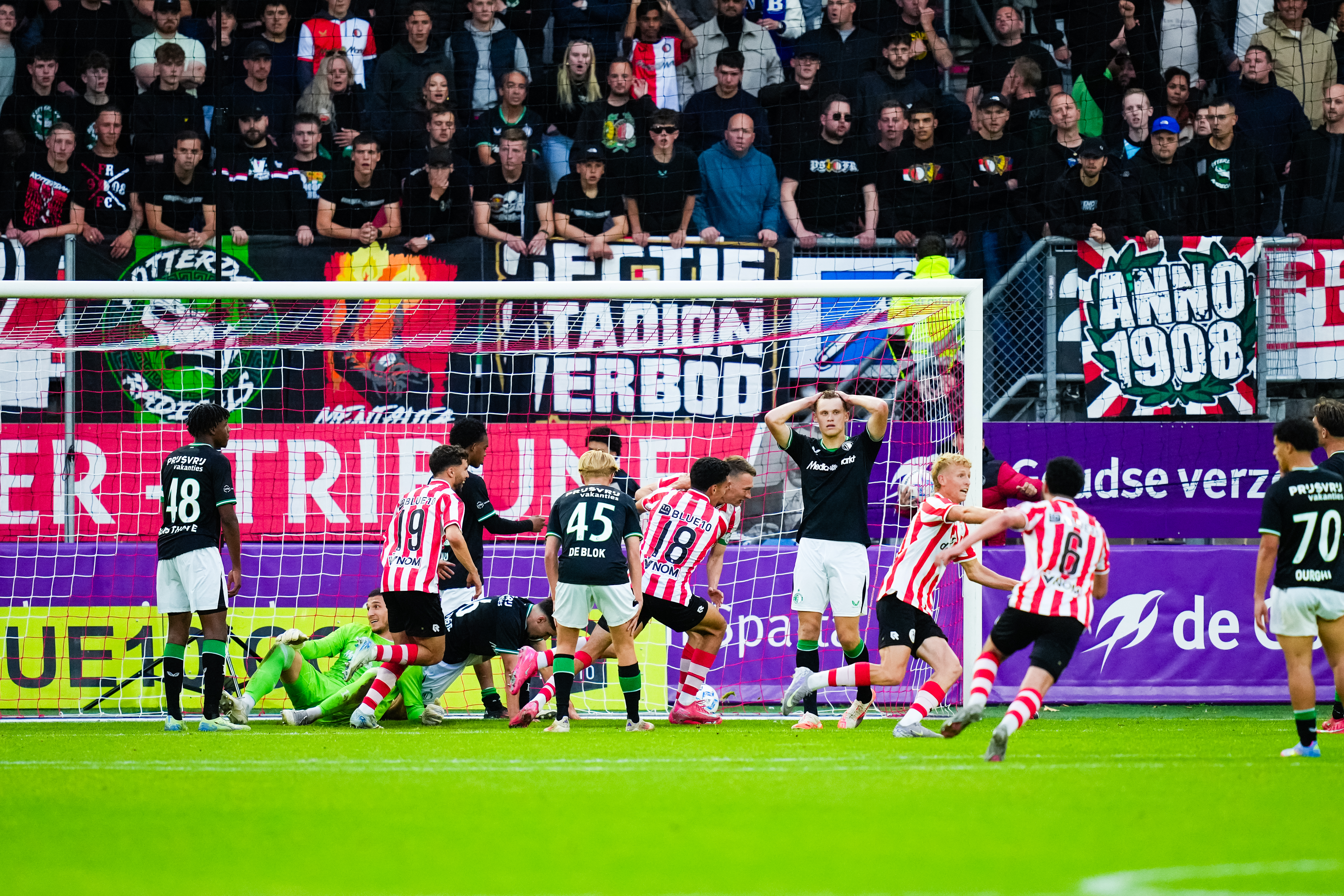 'Feyenoord bereid miljoen te betalen voor nieuwe promotieregels beloftenelftallen'