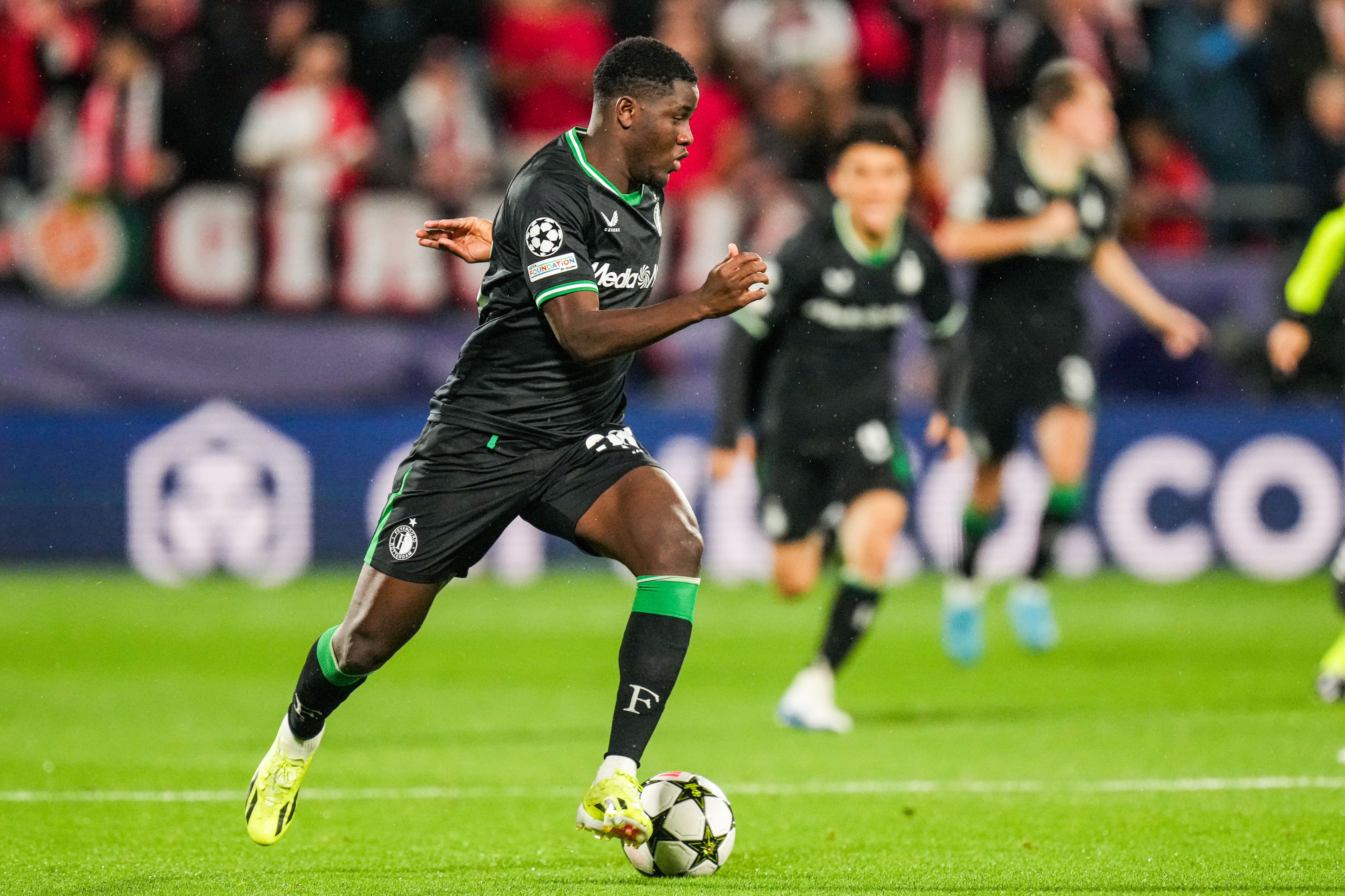 Opstelling Feyenoord • Priske kiest voor Osman, Hwang op de bank