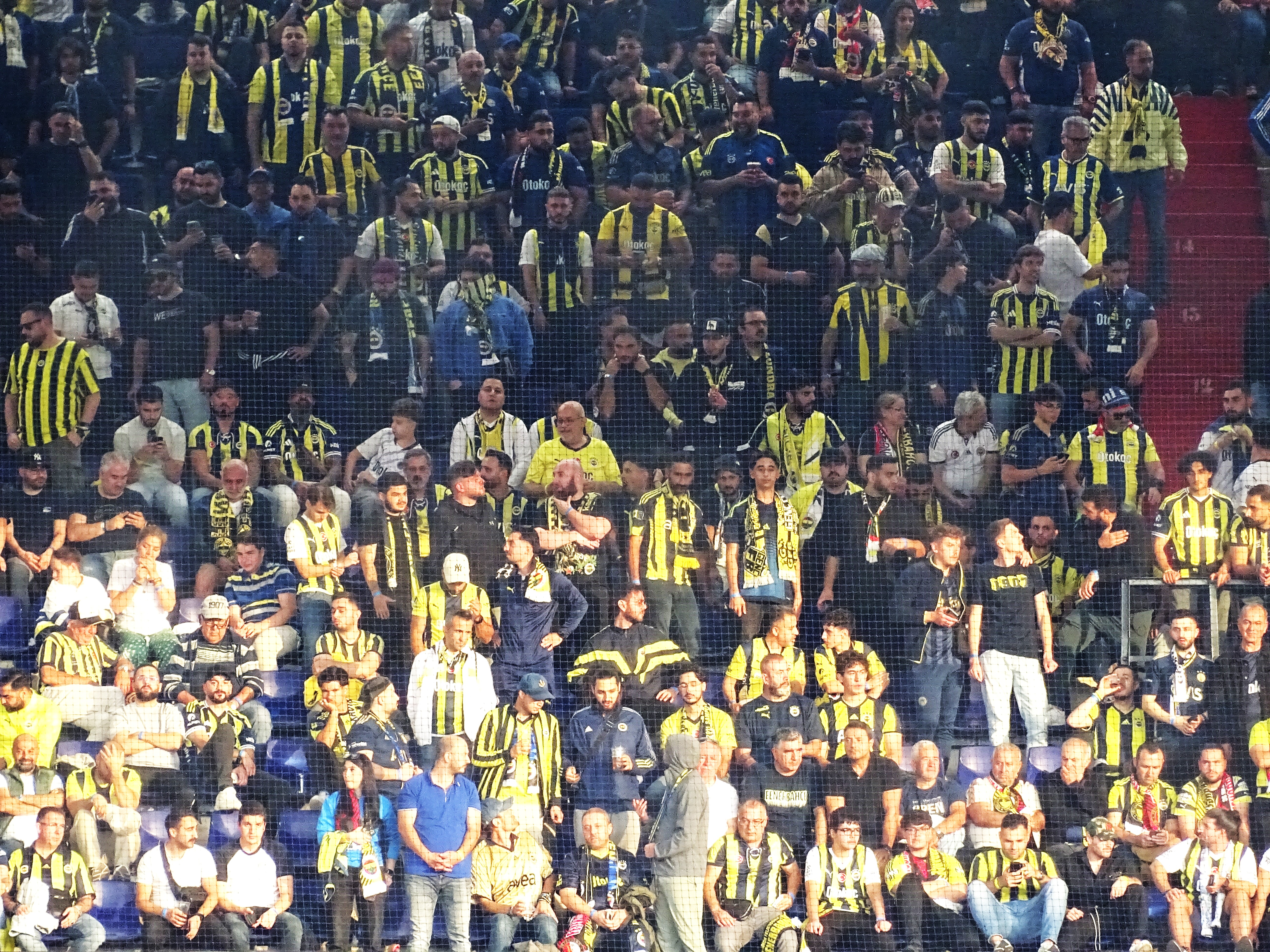 fenerbache-supporters-jim-breeman-sports-photography-1