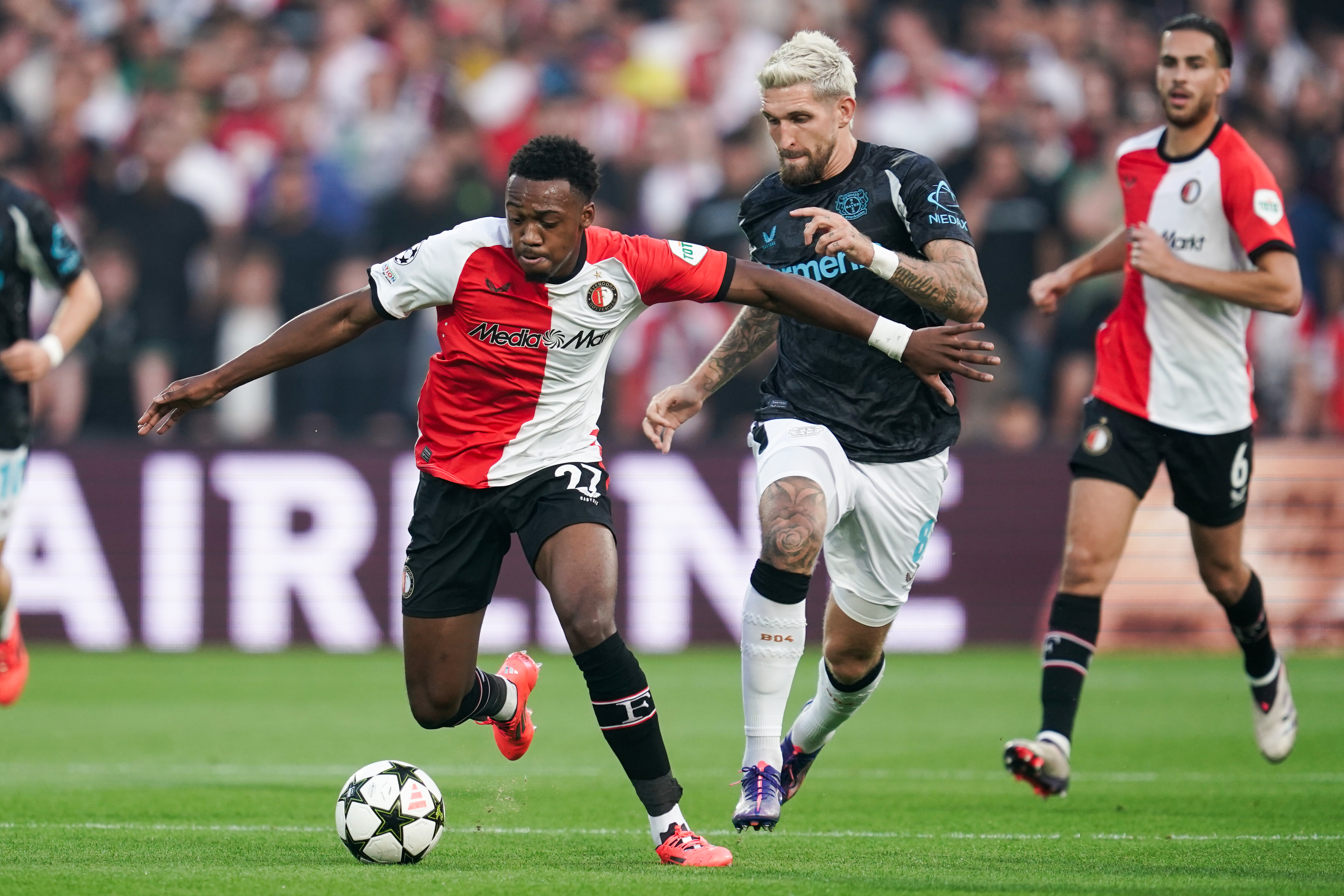 Liveblog • Feyenoord kijkt in de rust tegen een 0-4 achterstand aan