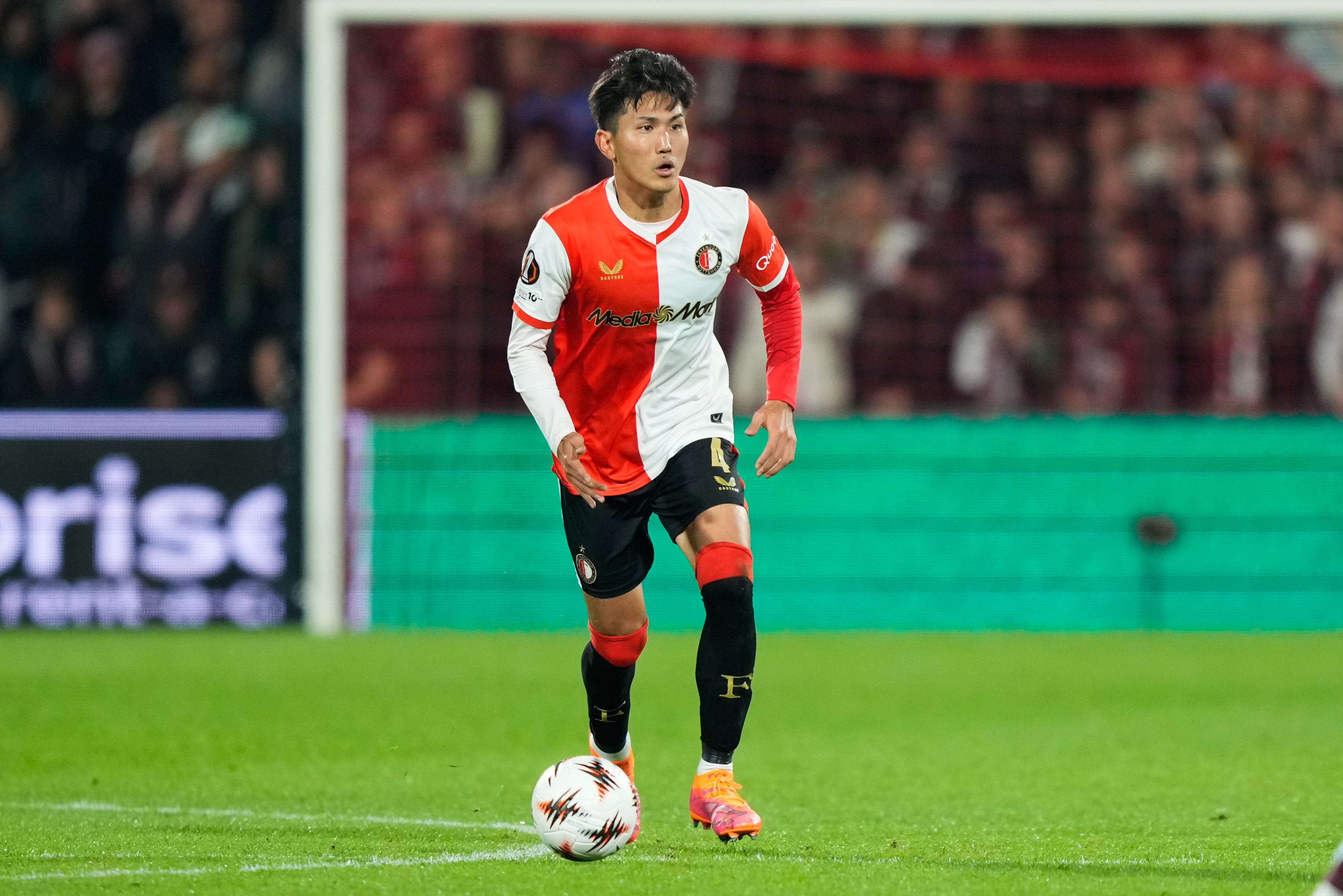 'Problemen voor Van Persie: Watanabe geblesseerd voor duel tegen Heracles'