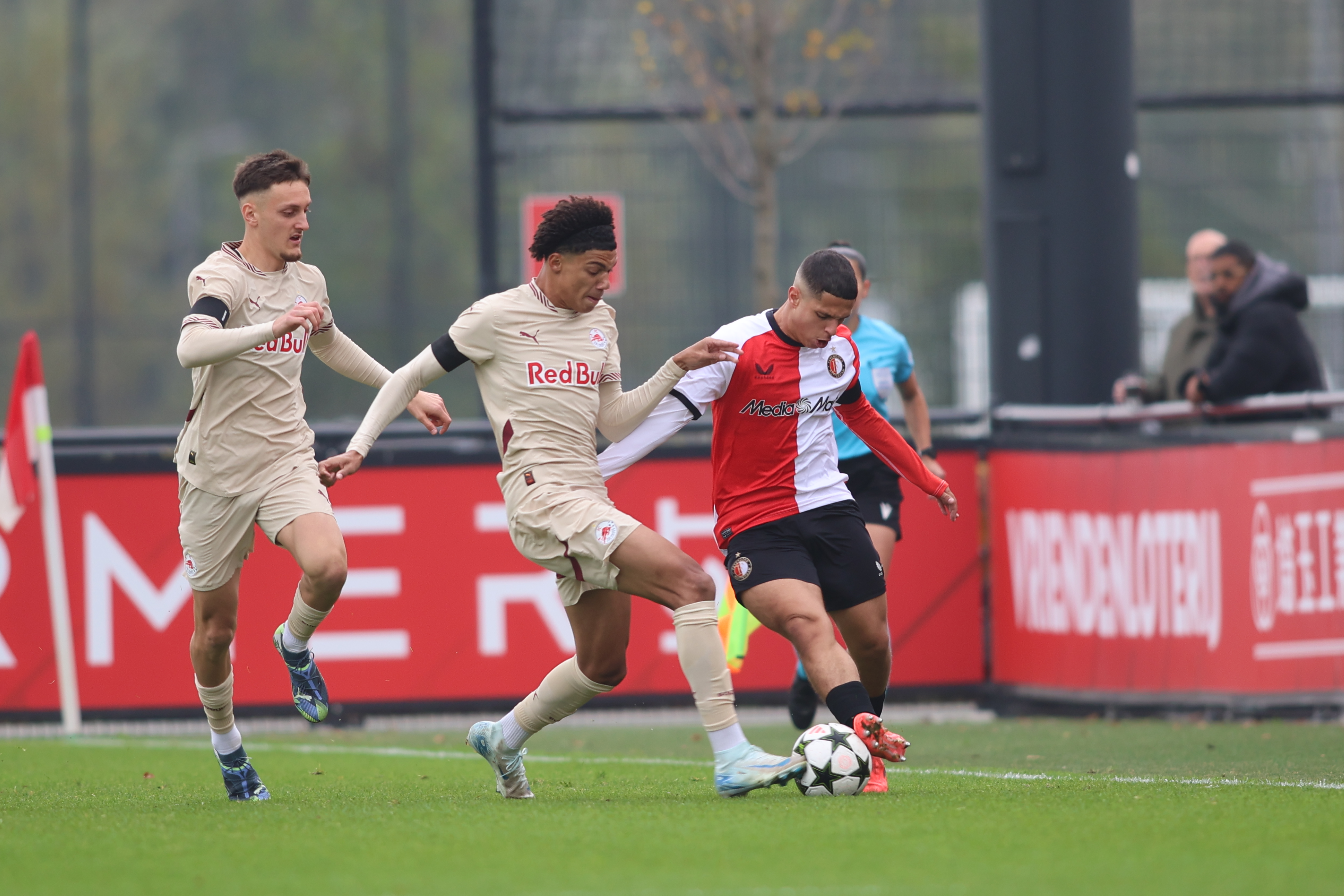 feyenoord-o19-fc-salzburg-o19-2-2-jim-breeman-sports-photography-37