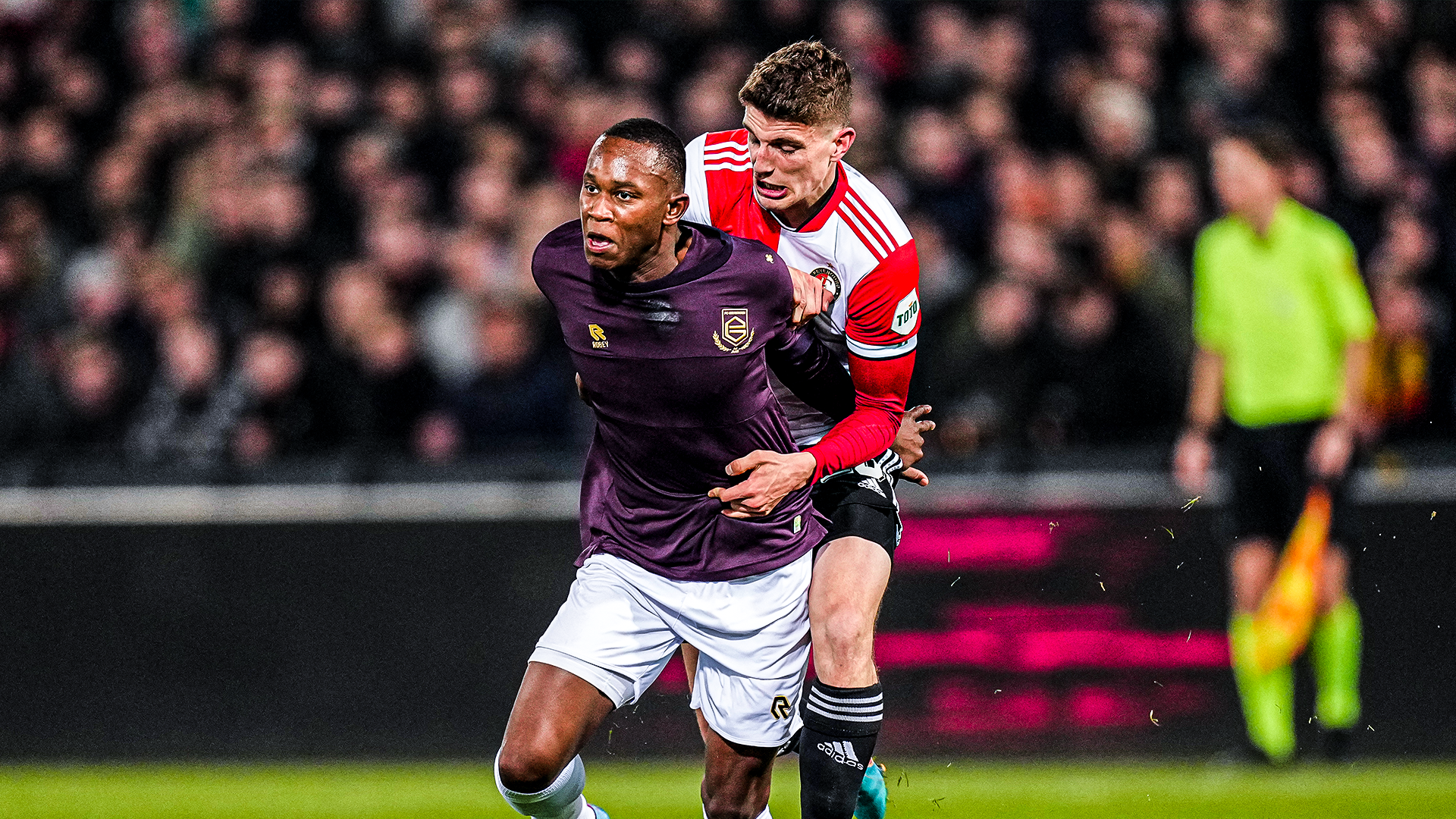 Kasanwirjo verbindt zich vandaag voor 4.5 seizoen aan Feyenoord