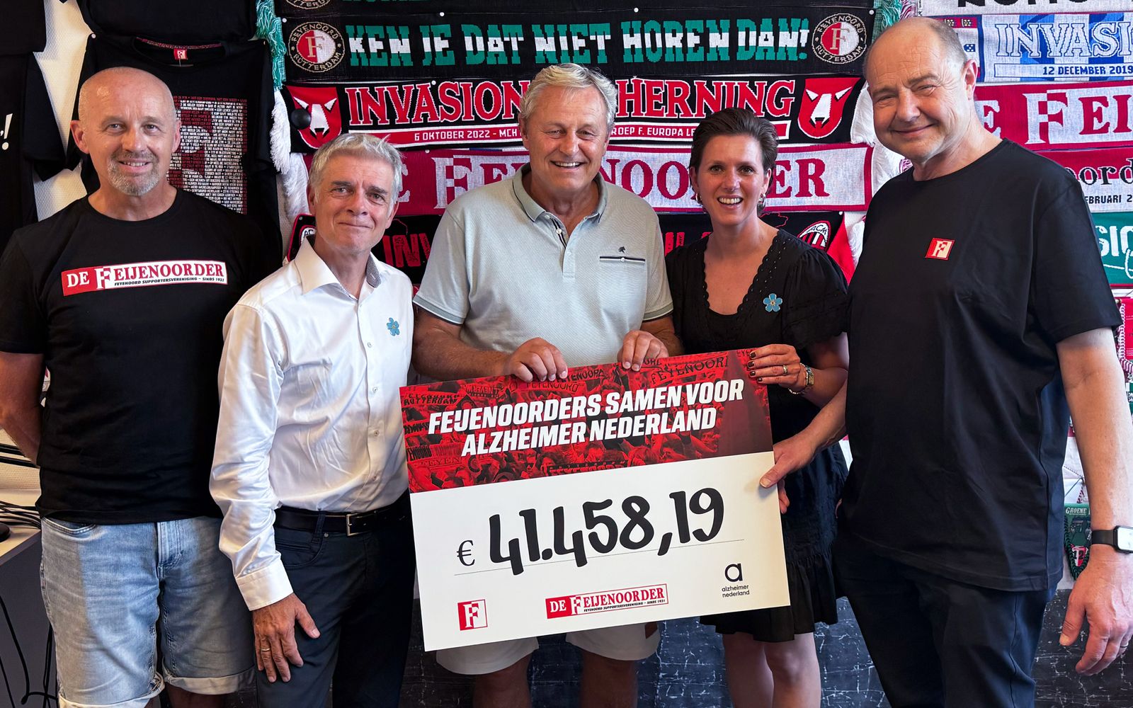 Chequeoverhandiging aan Alzheimer Nederland: “Een warm gebaar van onze achterban”