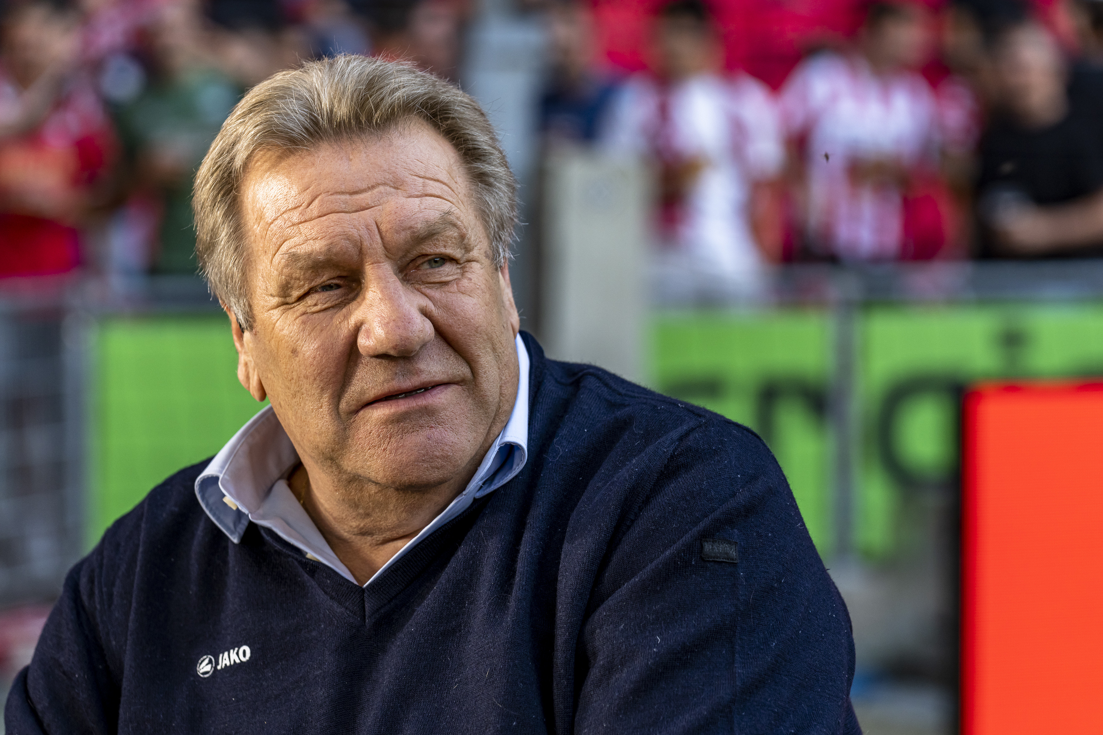 Boskamp hekelt buitenspeler: "Ik wilde twee keistenen door de televisie gooien"