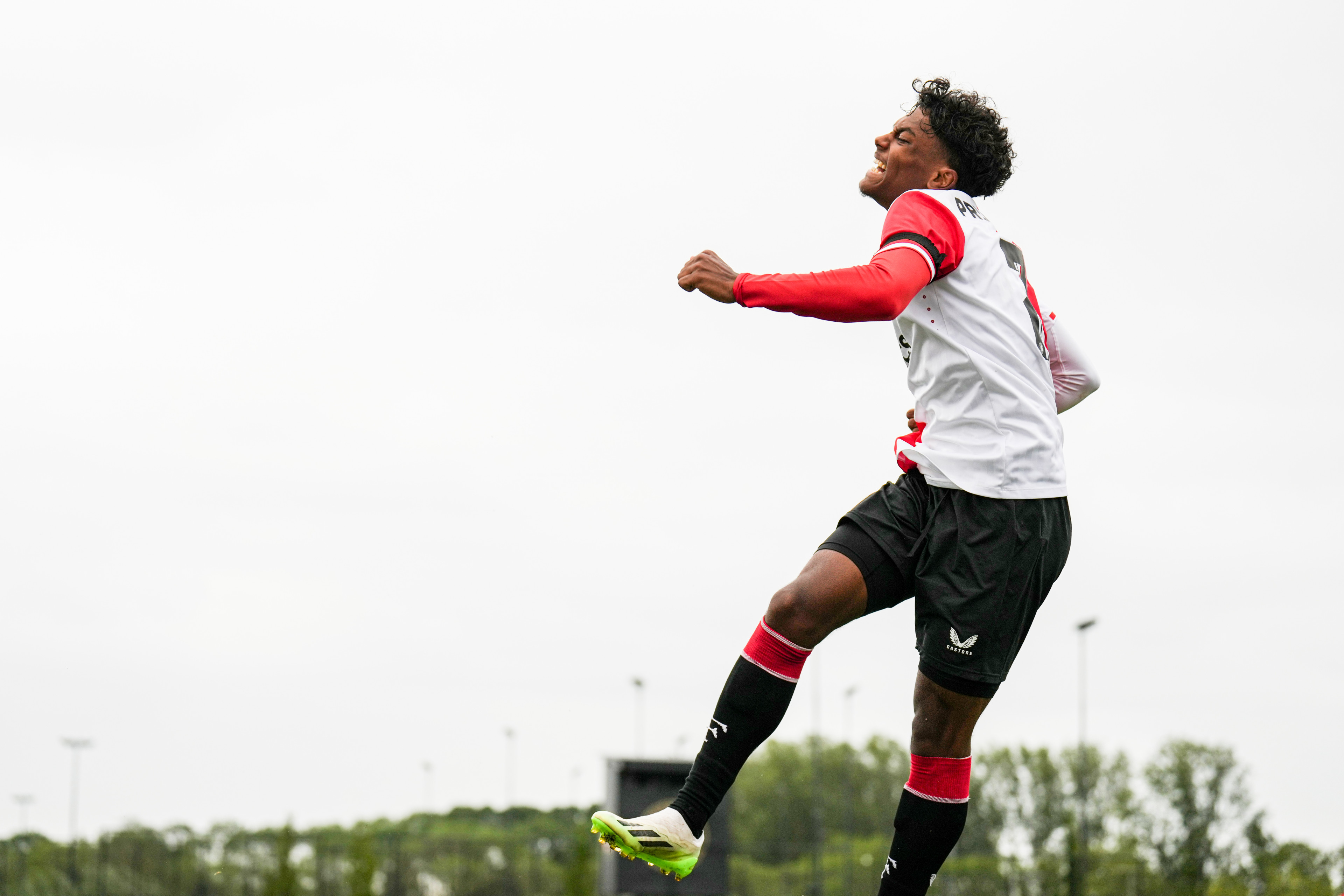 Feyenoord O21 start voorjaarscompetitie met ruime zege op De Graafschap O21