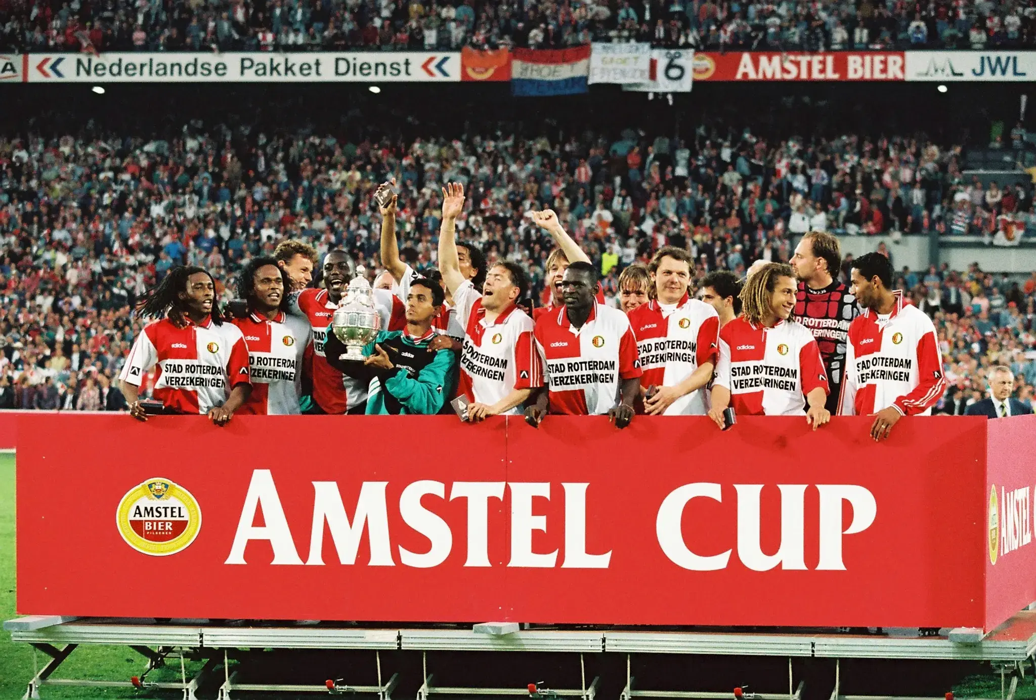 Trophy Day [UNIEKE FOTO'S] • Feyenoord pakt vierde 'Dennenappel' in vijf jaar (1995)