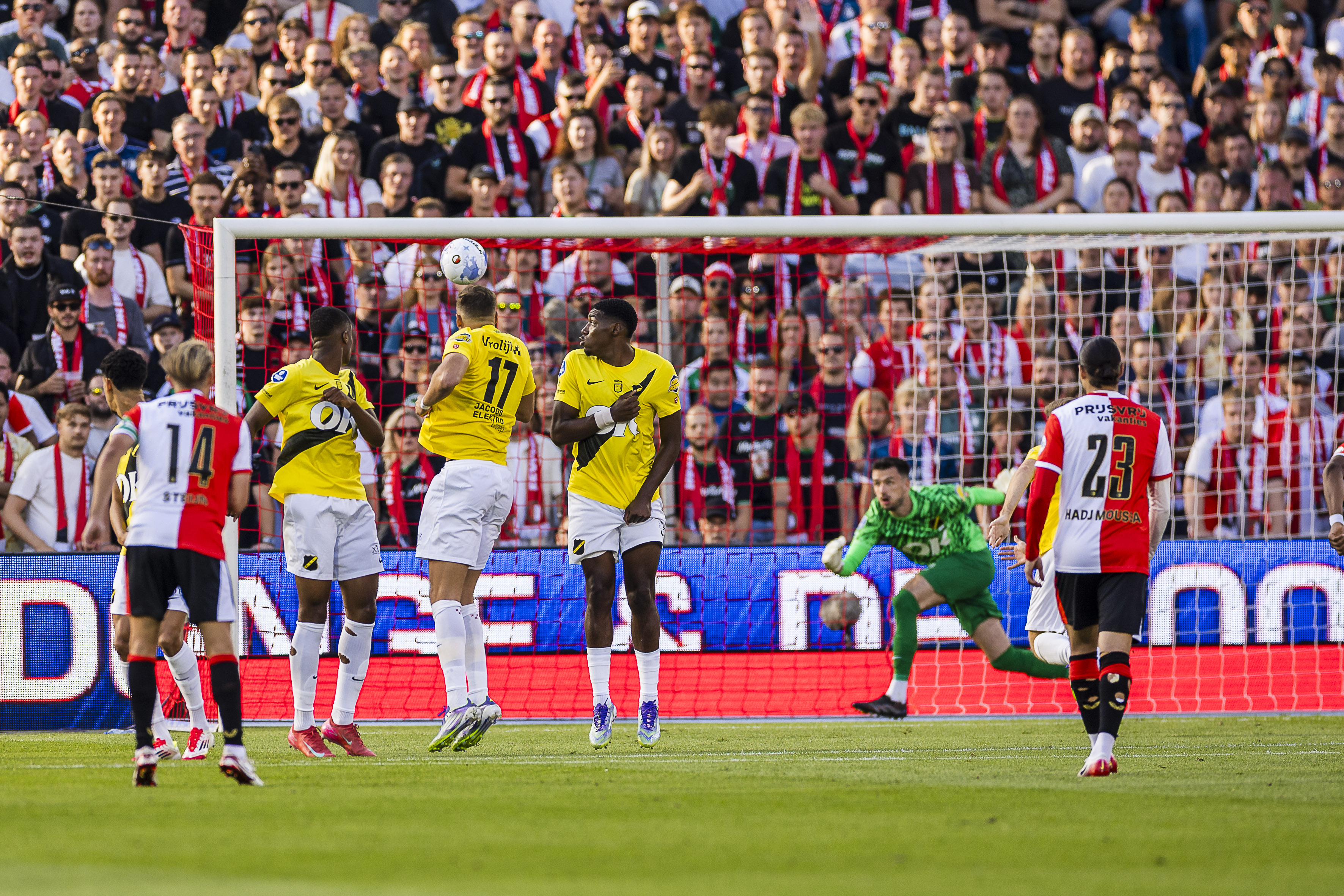 LIVE • Feyenoord wint comfortabel van NAC • 2-0 [FT]