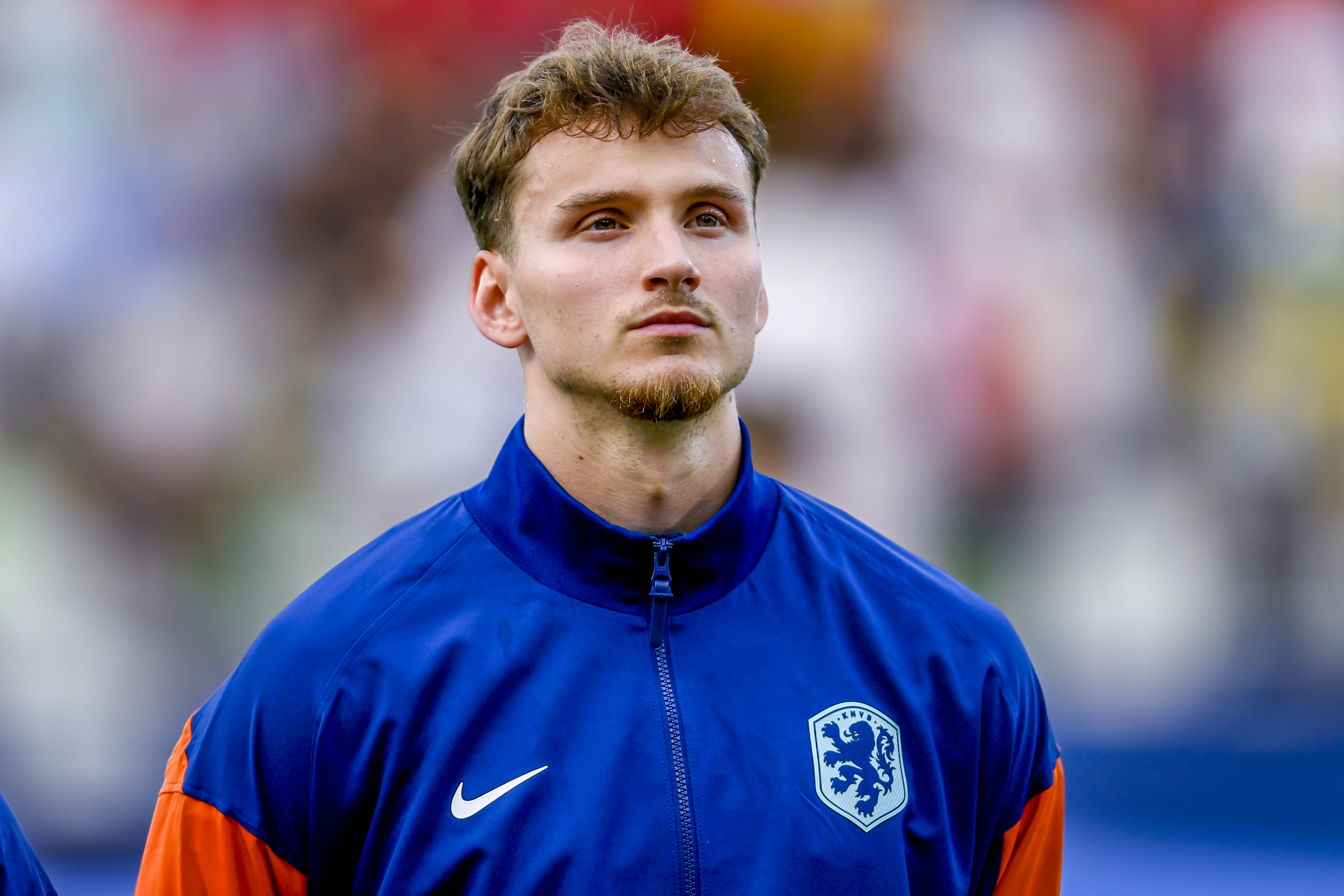 'Feyenoord dient openingsbod in op Rav van den Berg'