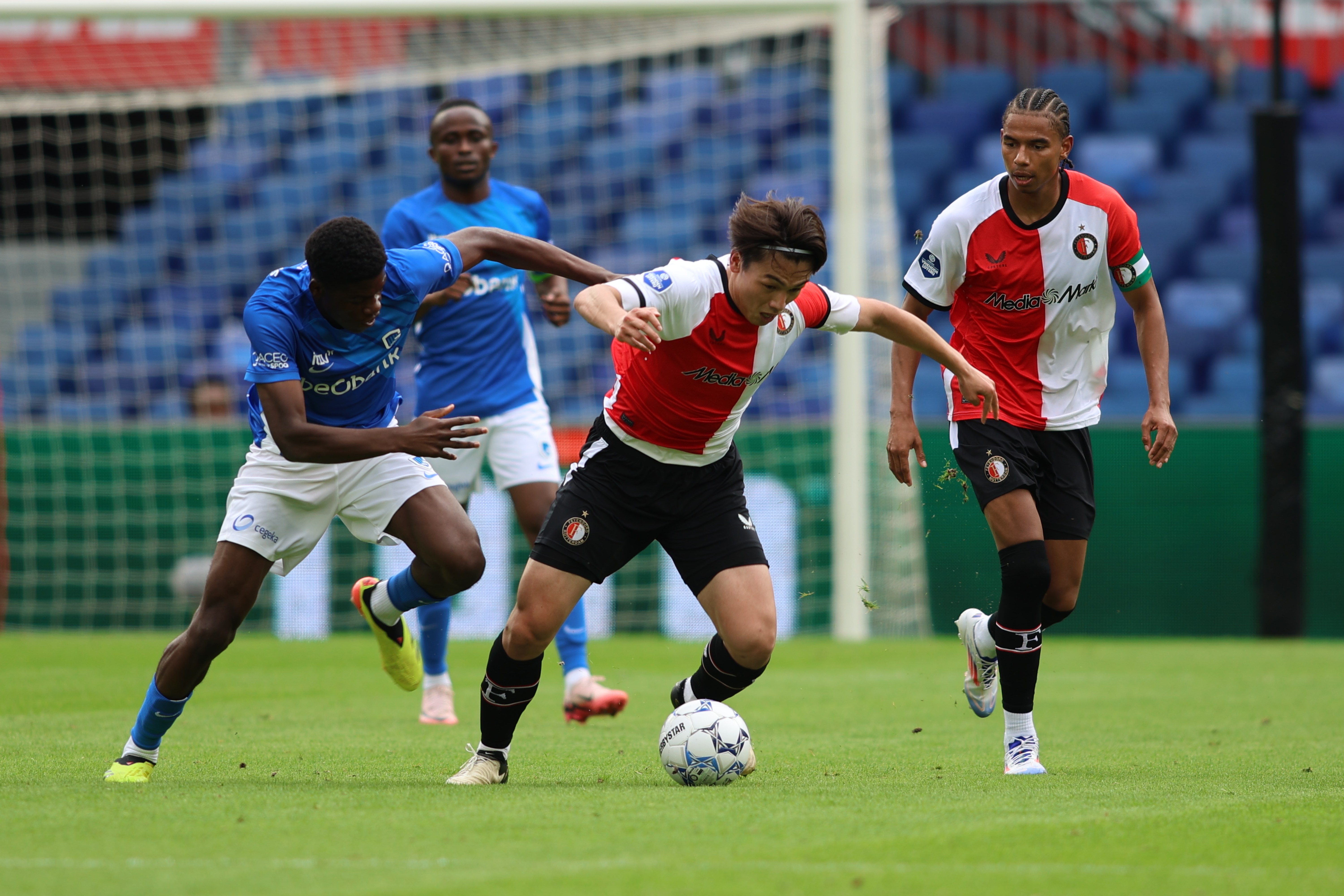 Ayase Ueda Feyenoord - KRC Genk Jim Breeman Sports Photography