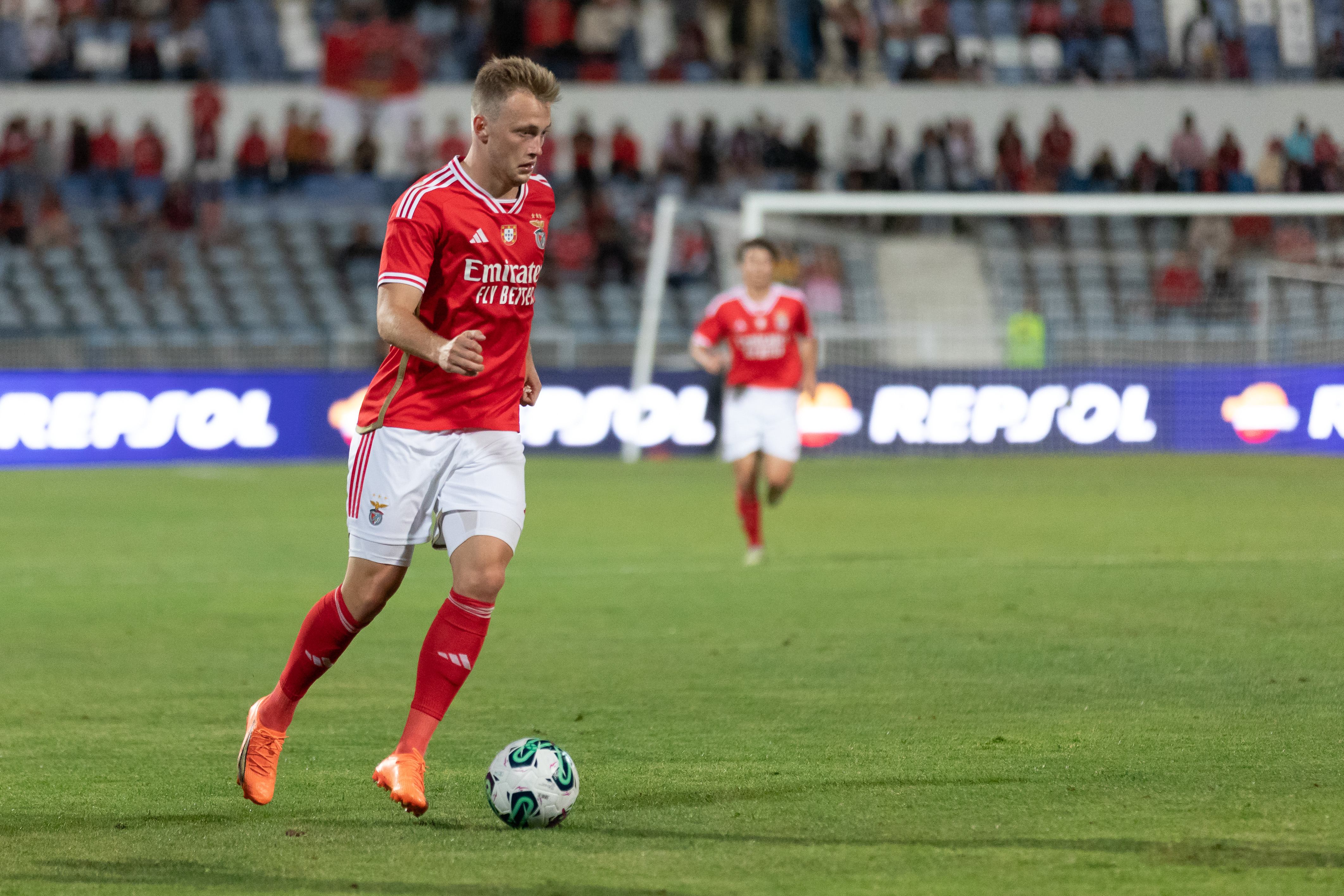 VI: 'Berichten over akkoord Tengstedt te voorbarig'