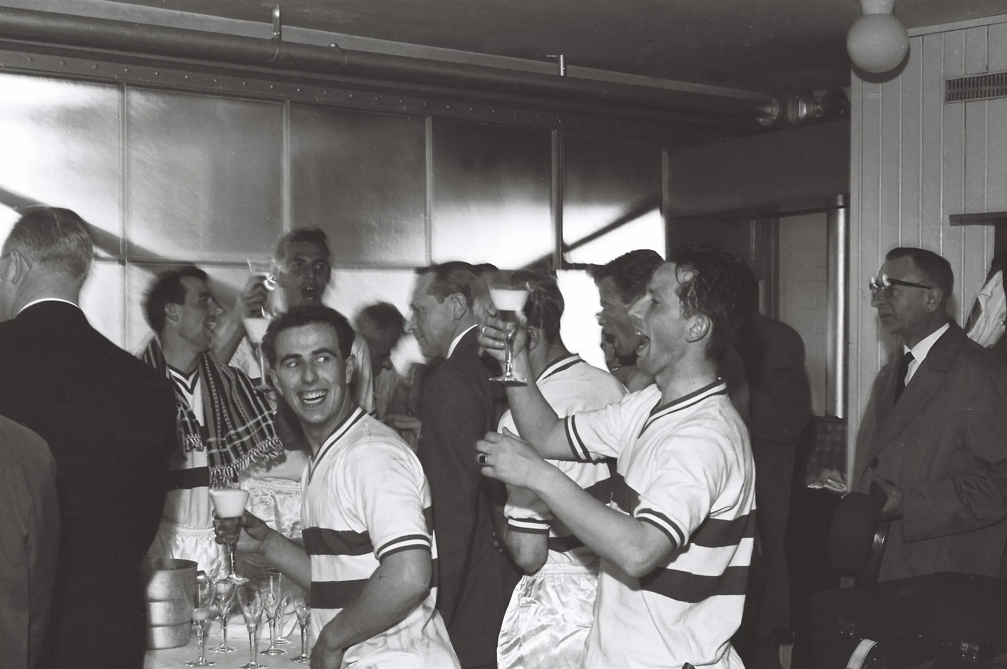 61020-1961-05-28-feye-rapid-jc-2-1-kampioen-9