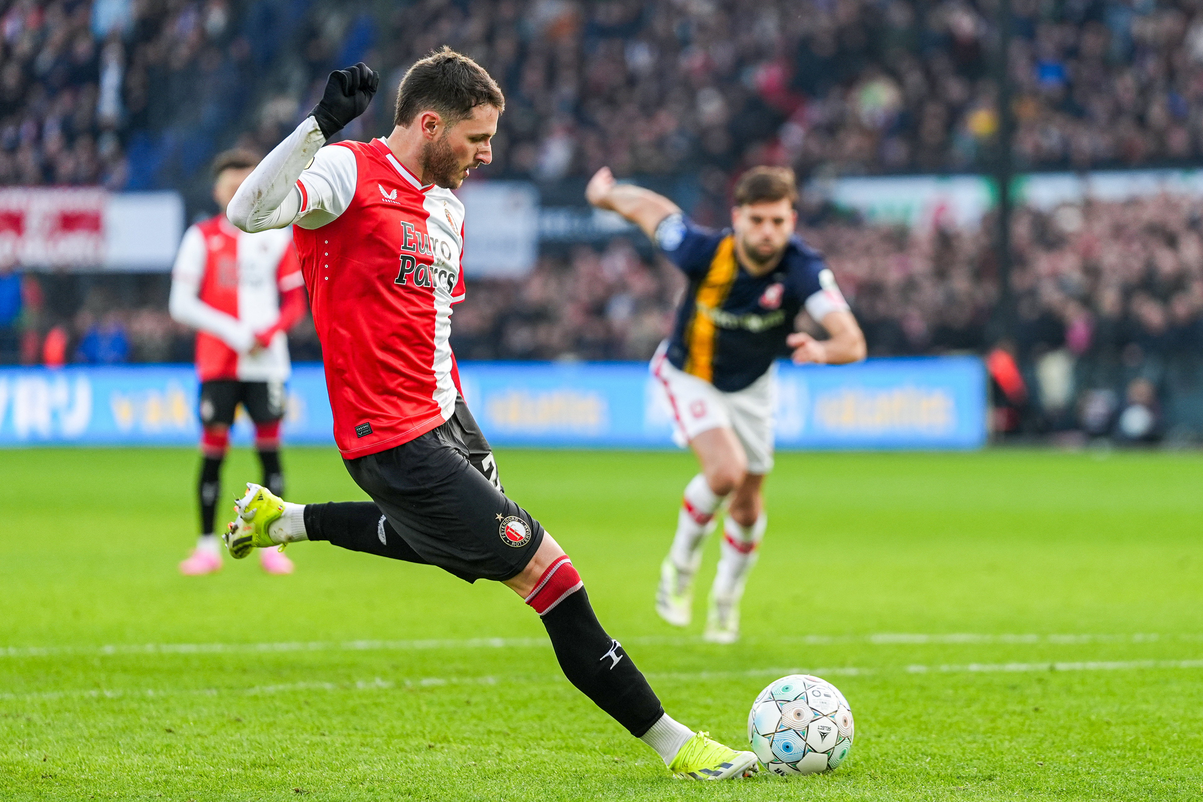 LIVE • Feyenoord mist wederom veel kansen en speelt gelijk [0-0]