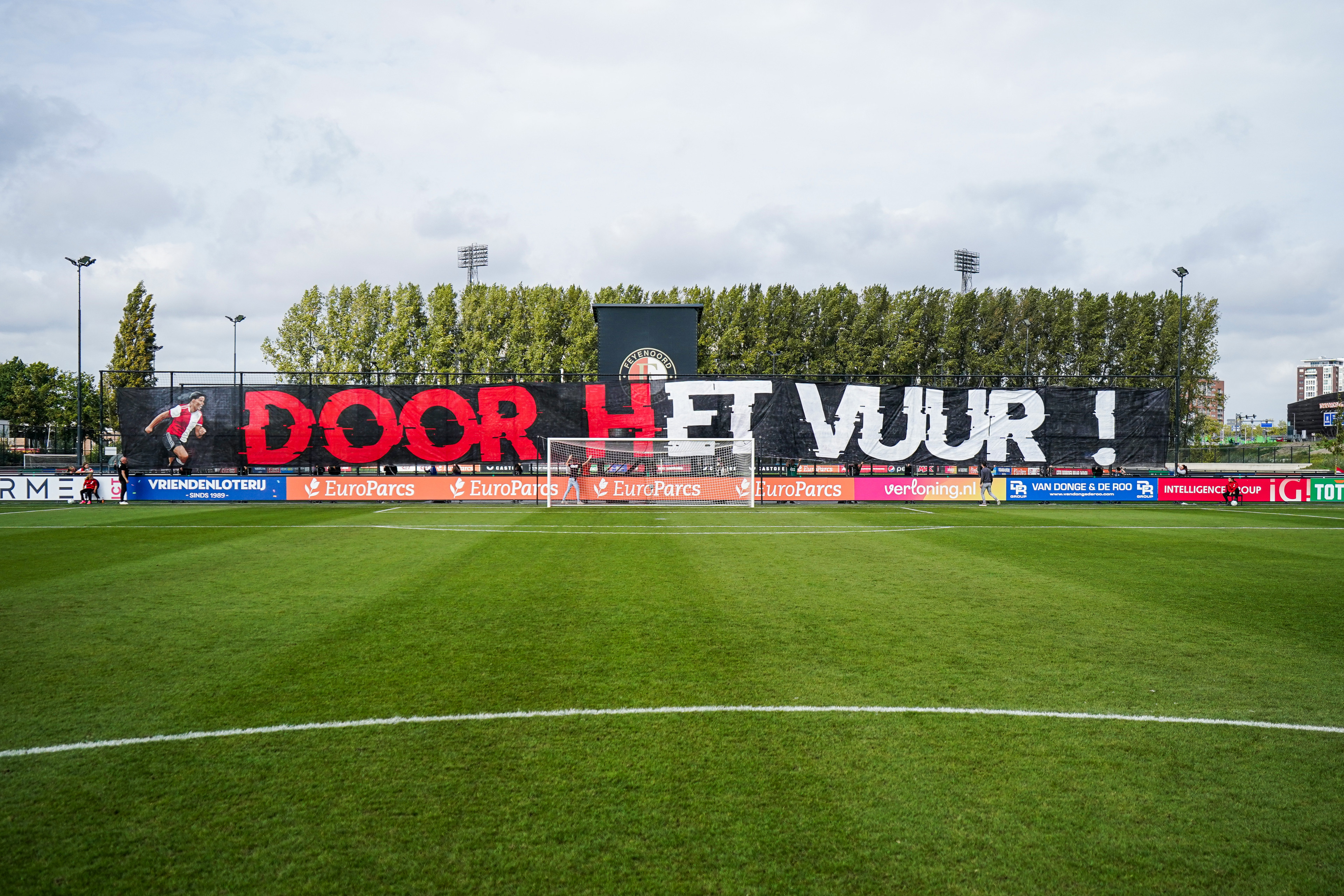 FSV De Feijenoorder pakt uit met sfeeracties bij het vrouwenteam