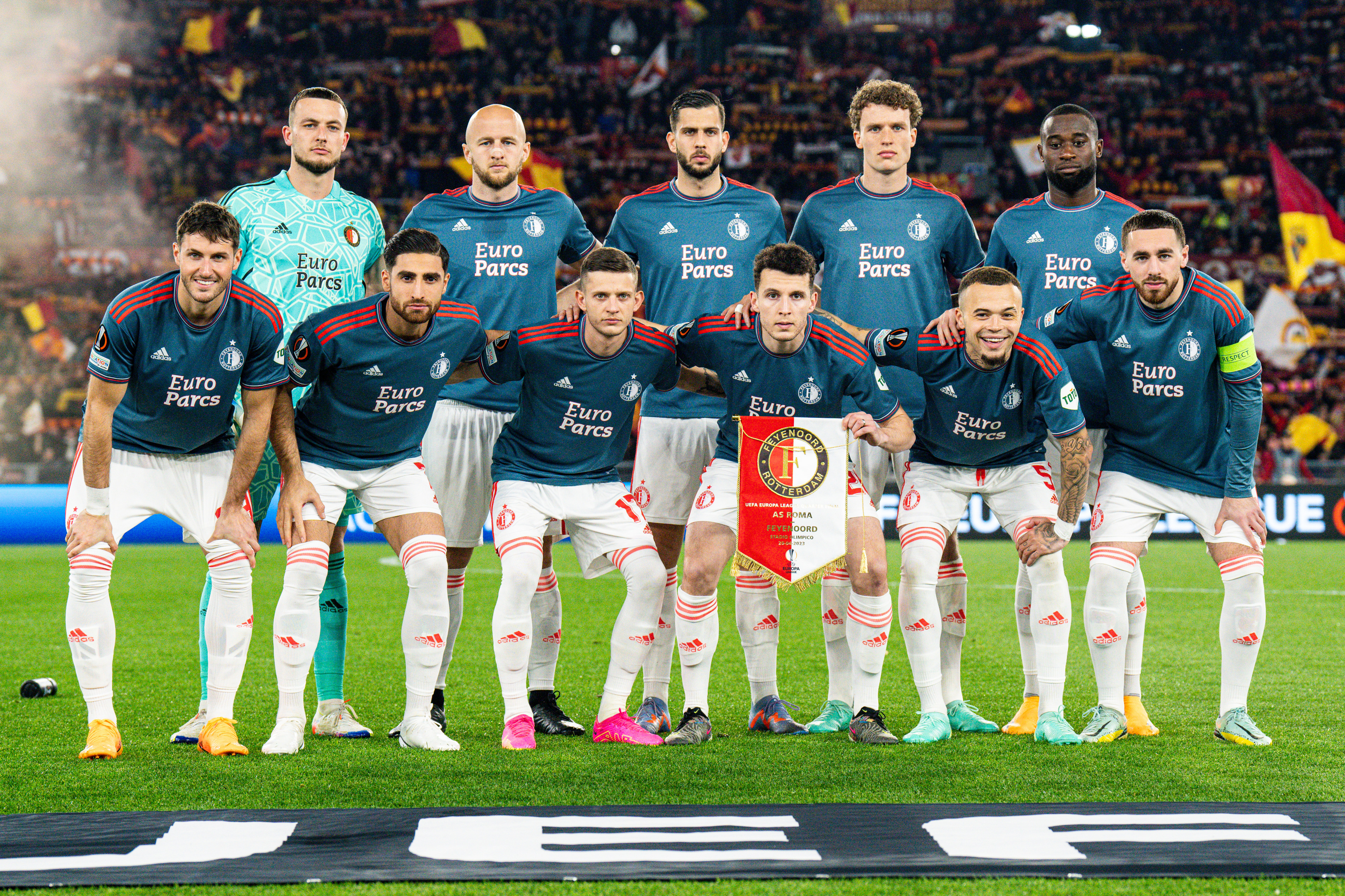 Spelersrapport Roma-Feyenoord: Kökçü en Geertruida klaar voor een stap, voorhoede matig