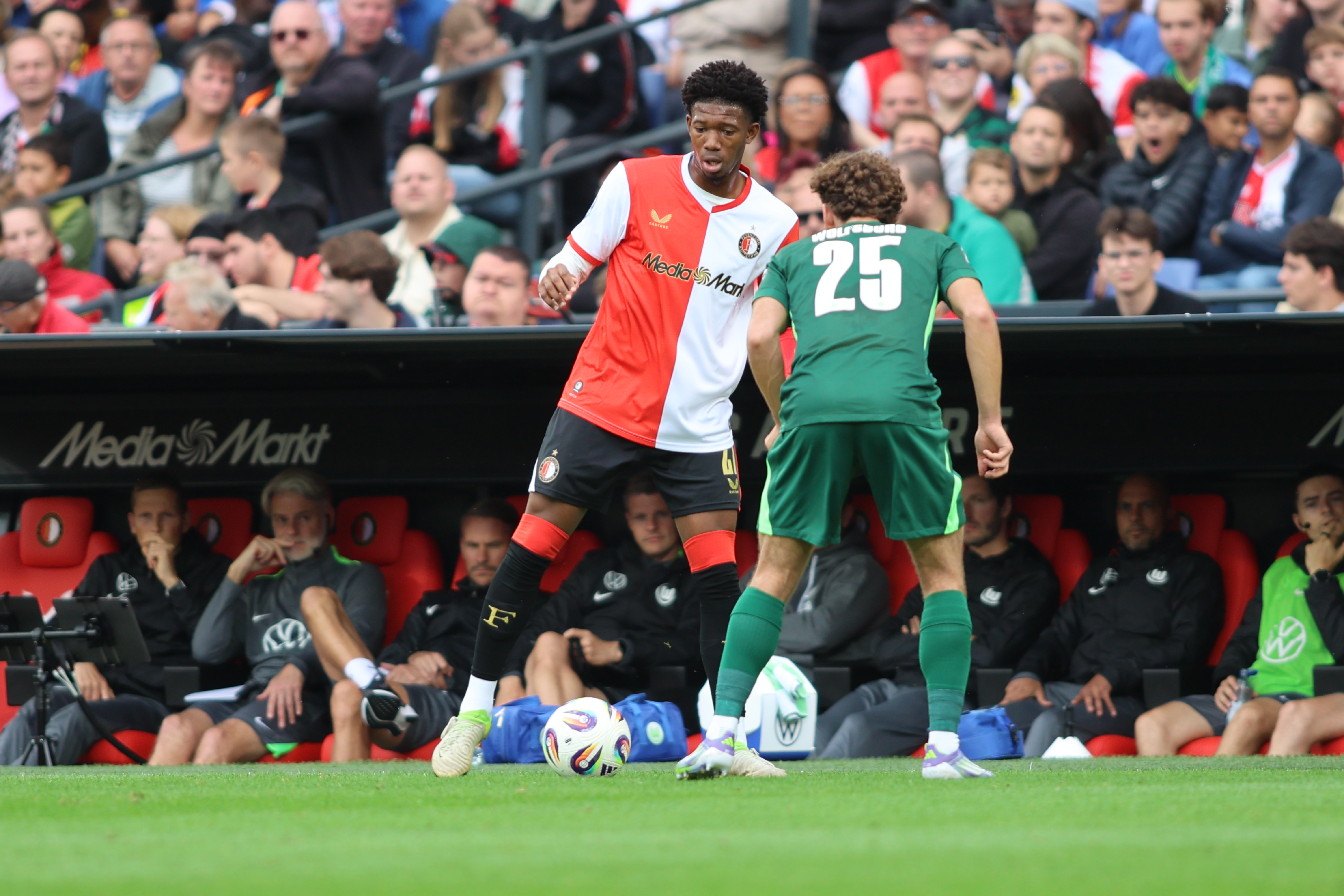 gaoussou-diarra-vs-wolfsburg-jim-breeman-sports-photography-10