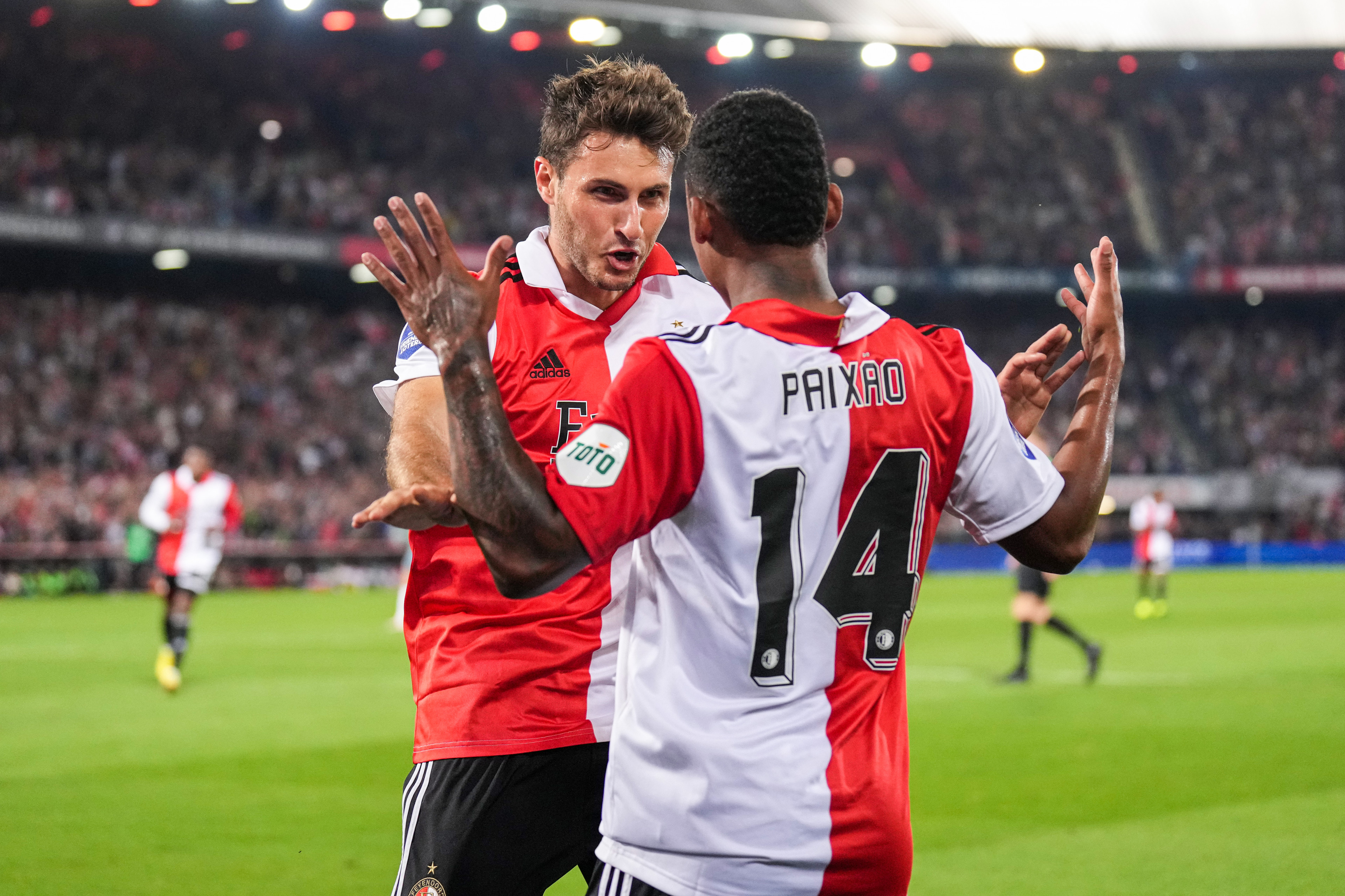 Achter de schermen bij de scouting van Feyenoord: "Zelfs spelers buiten hun huis gevolgd"