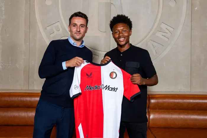 Eerste profcontract voor jeugdspeler Kevin Khan