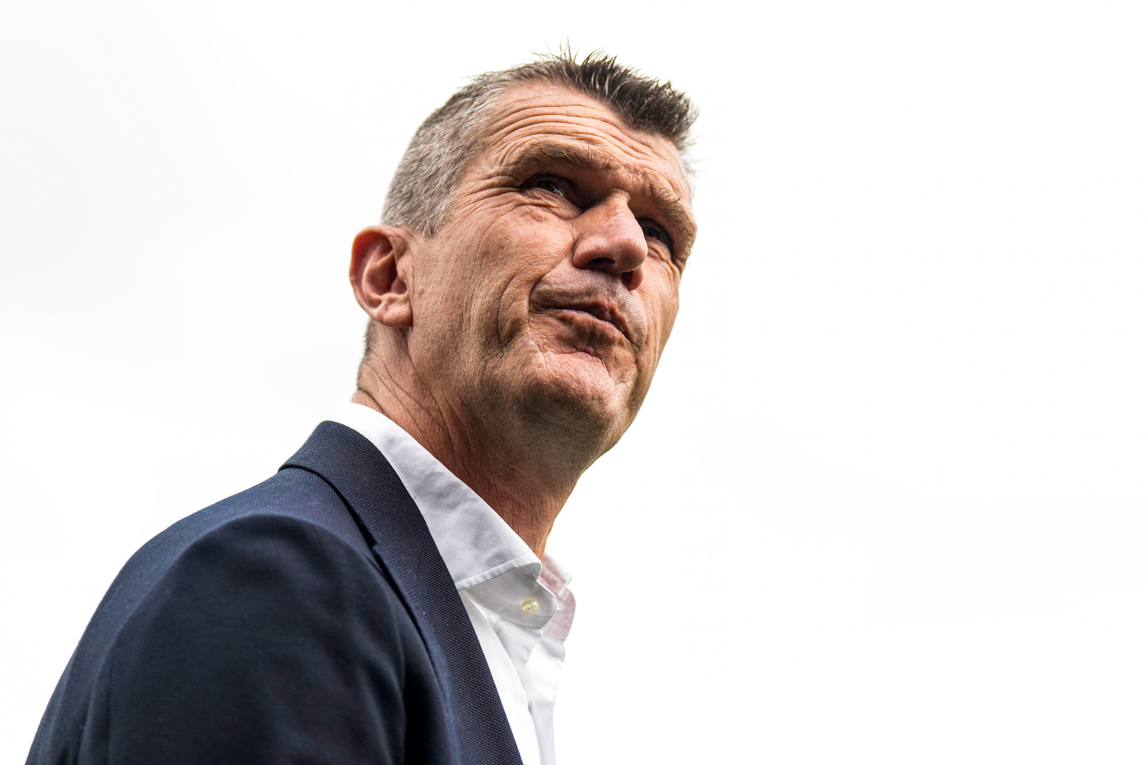 Dijkhuizen geïrriteerd: "Misplaatste arrogantie van Feyenoord"