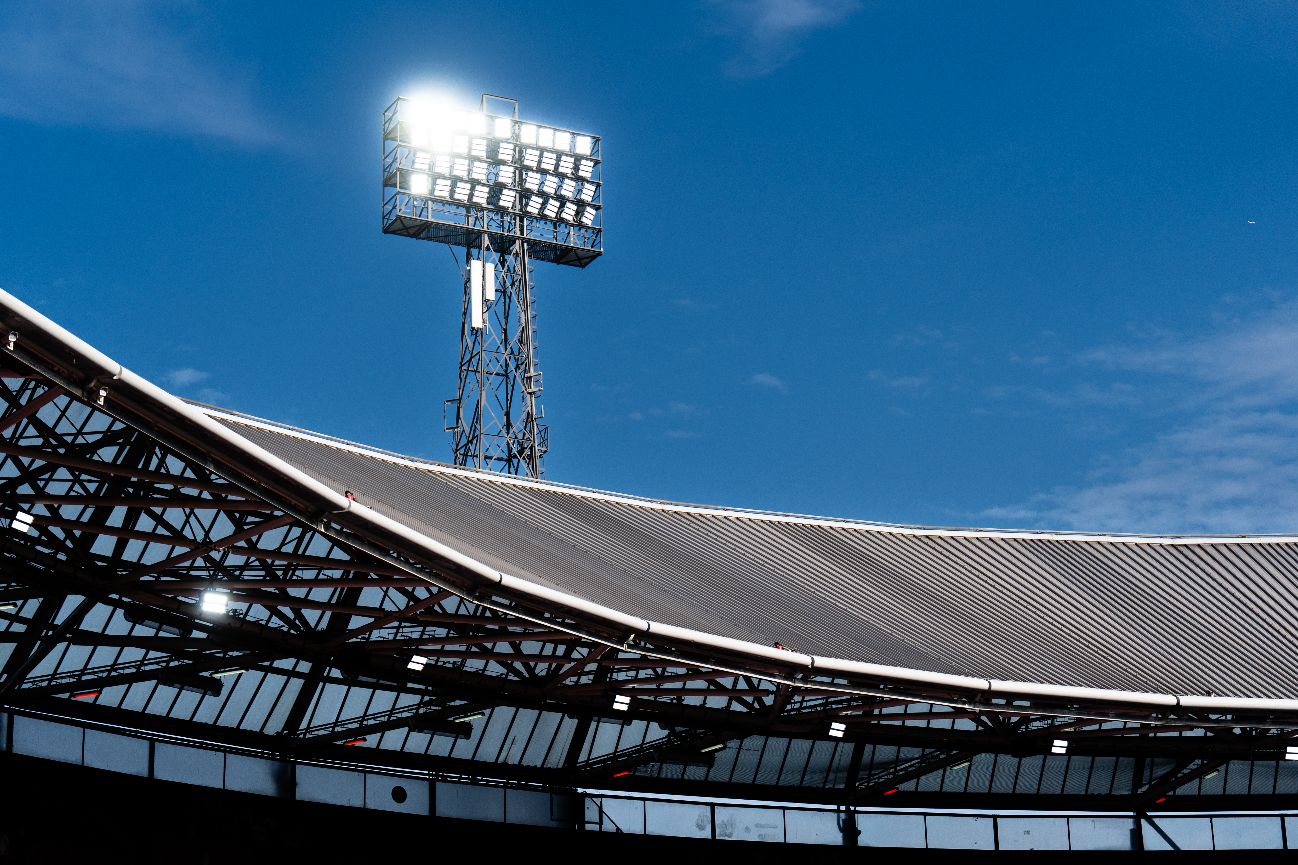 De Kuip verlost van Goldman Sachs lening