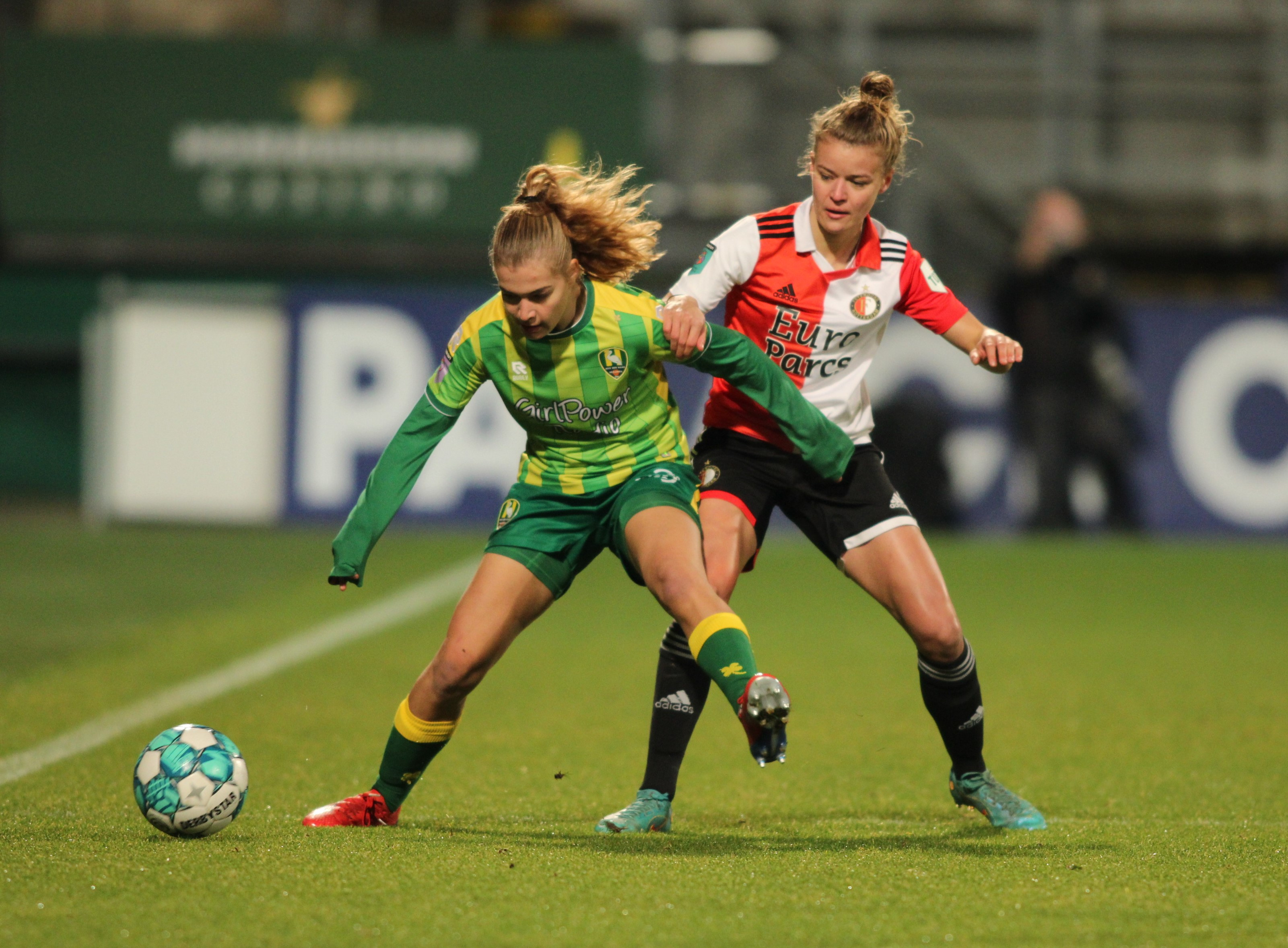 Feyenoord V1 wint uit bij ADO Den Haag V1 (0-2)