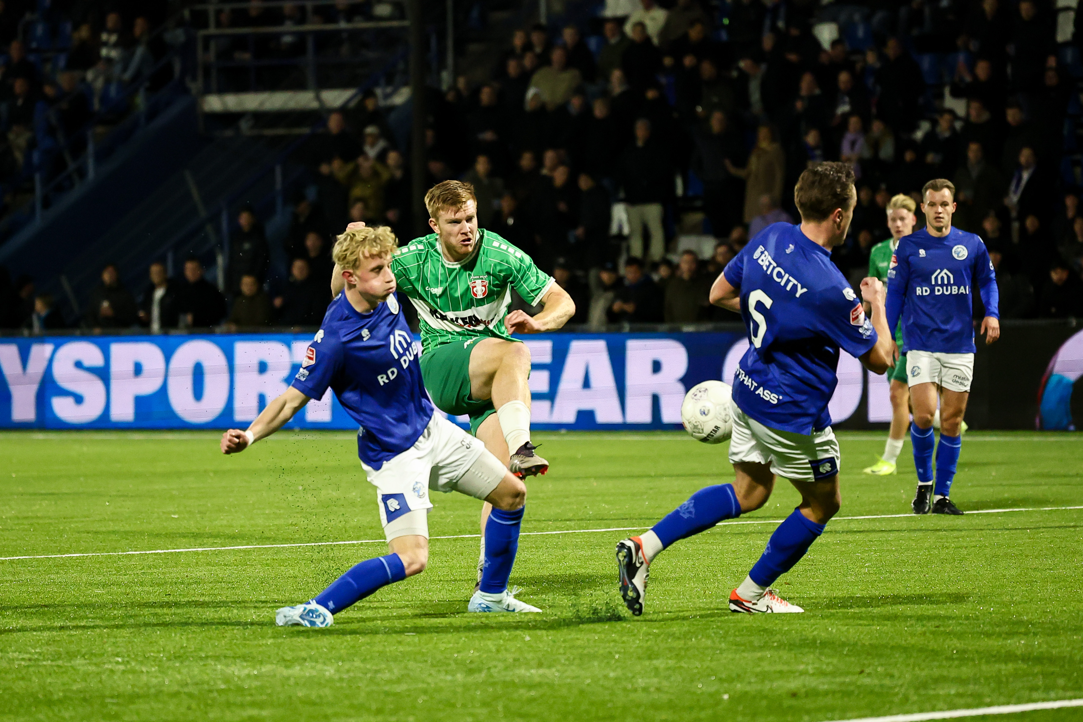 Verhuurde Feyenoorders: Van den Belt scoort, Devin het 'Goudhaentje'