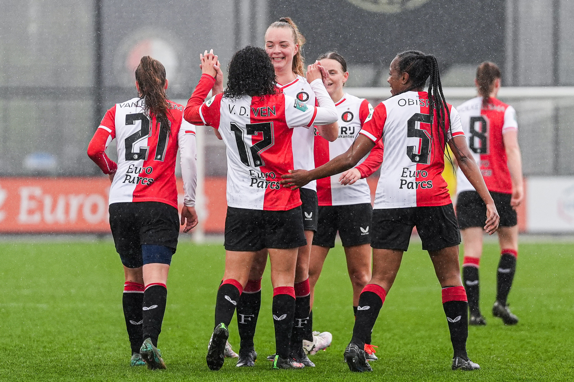 Feyenoord V1 boekt overtuigende zege op Telstar
